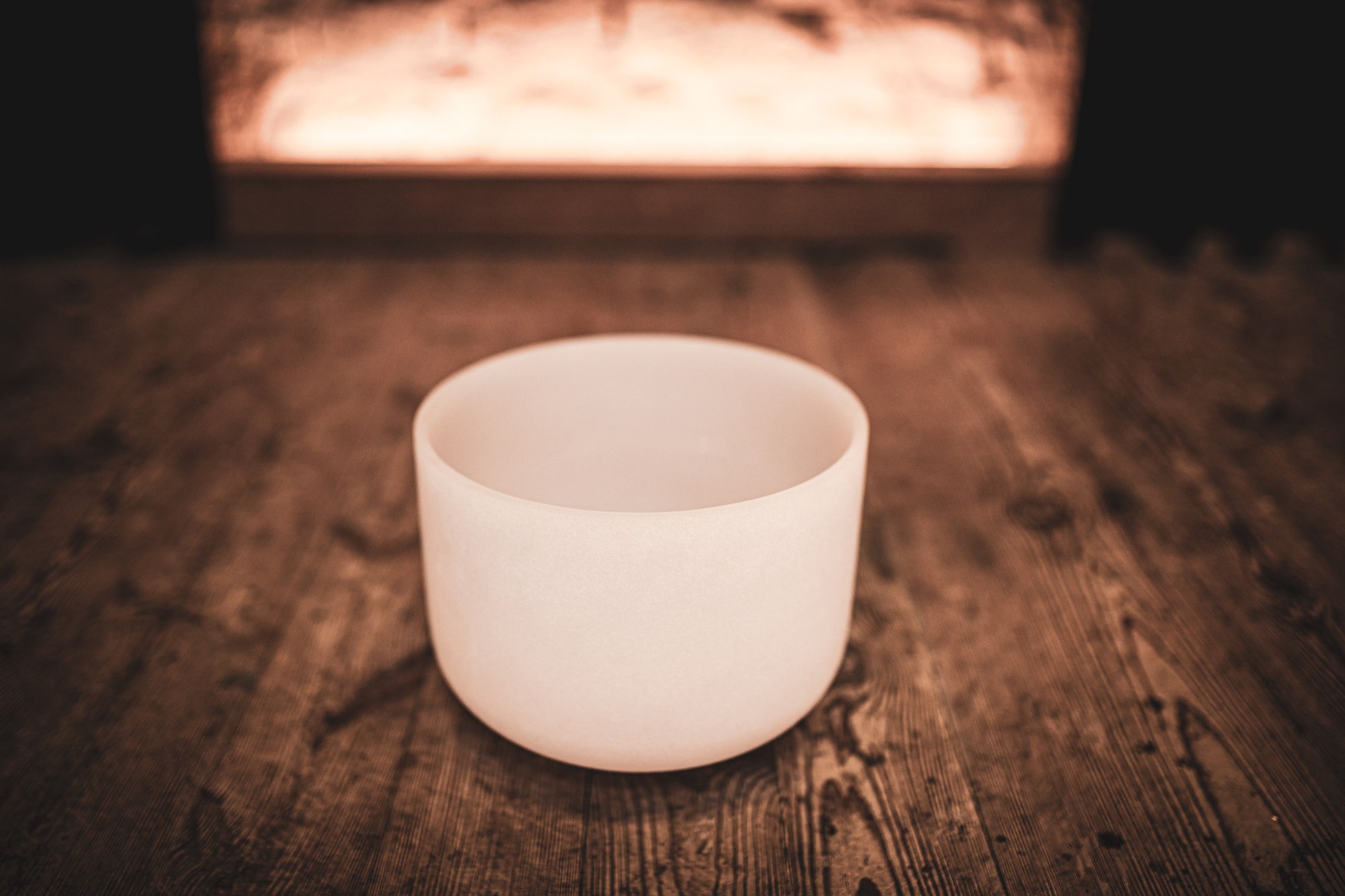 MEINL Sonic Energy White-Frosted Crystal Singing Bowl 9" - A4/Brow Chakra/432 Hz detail view 3 at Luna Panther