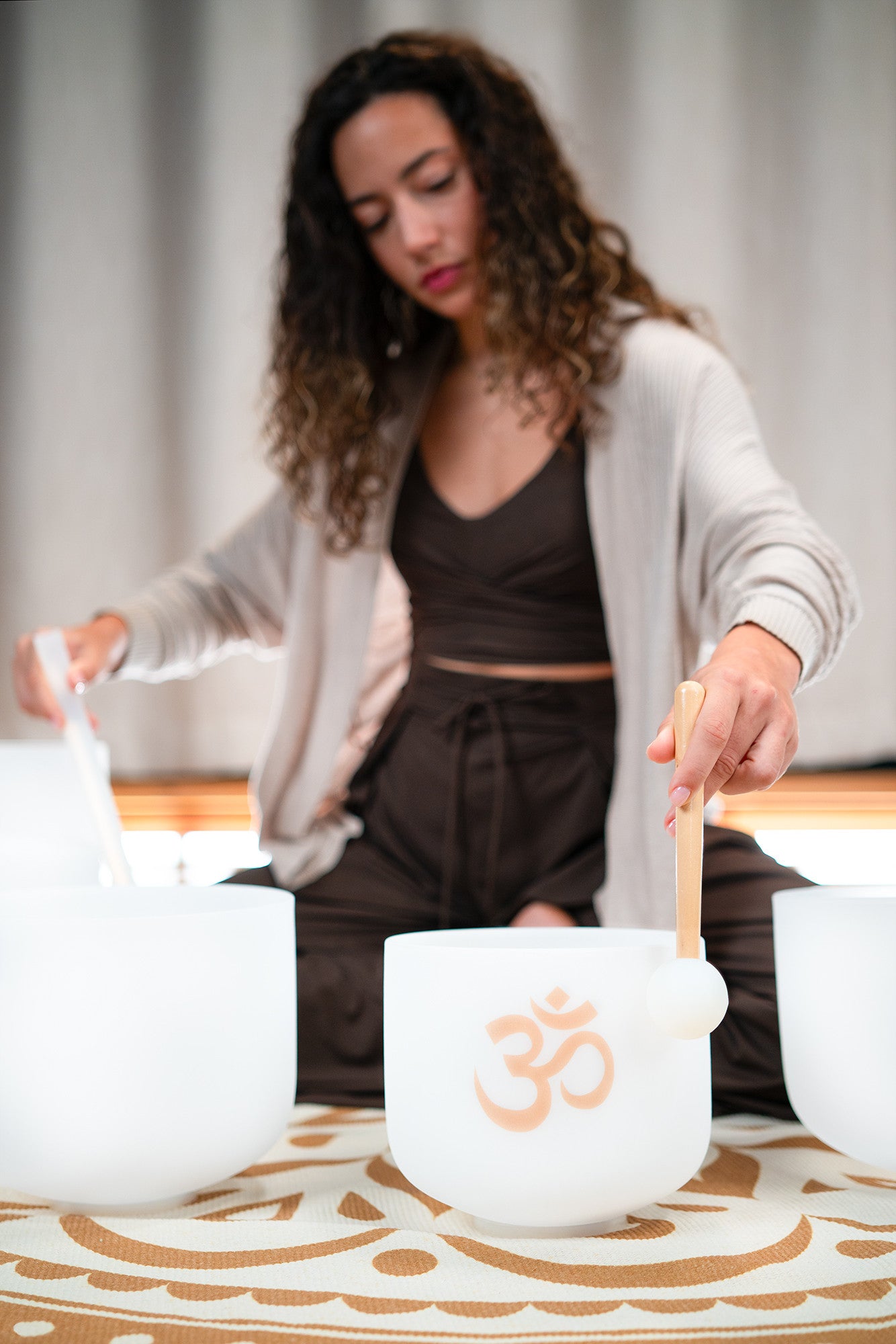 MEINL Sonic Energy 6-piece Om Crystal Singing Bowl Set detail view 3 at Luna Panther
