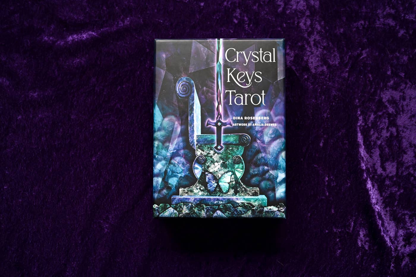 Crystal Keys Tarot: 78 Cards & 176-Page Full-Color Guidebook: Paperback; 220 pages / English
