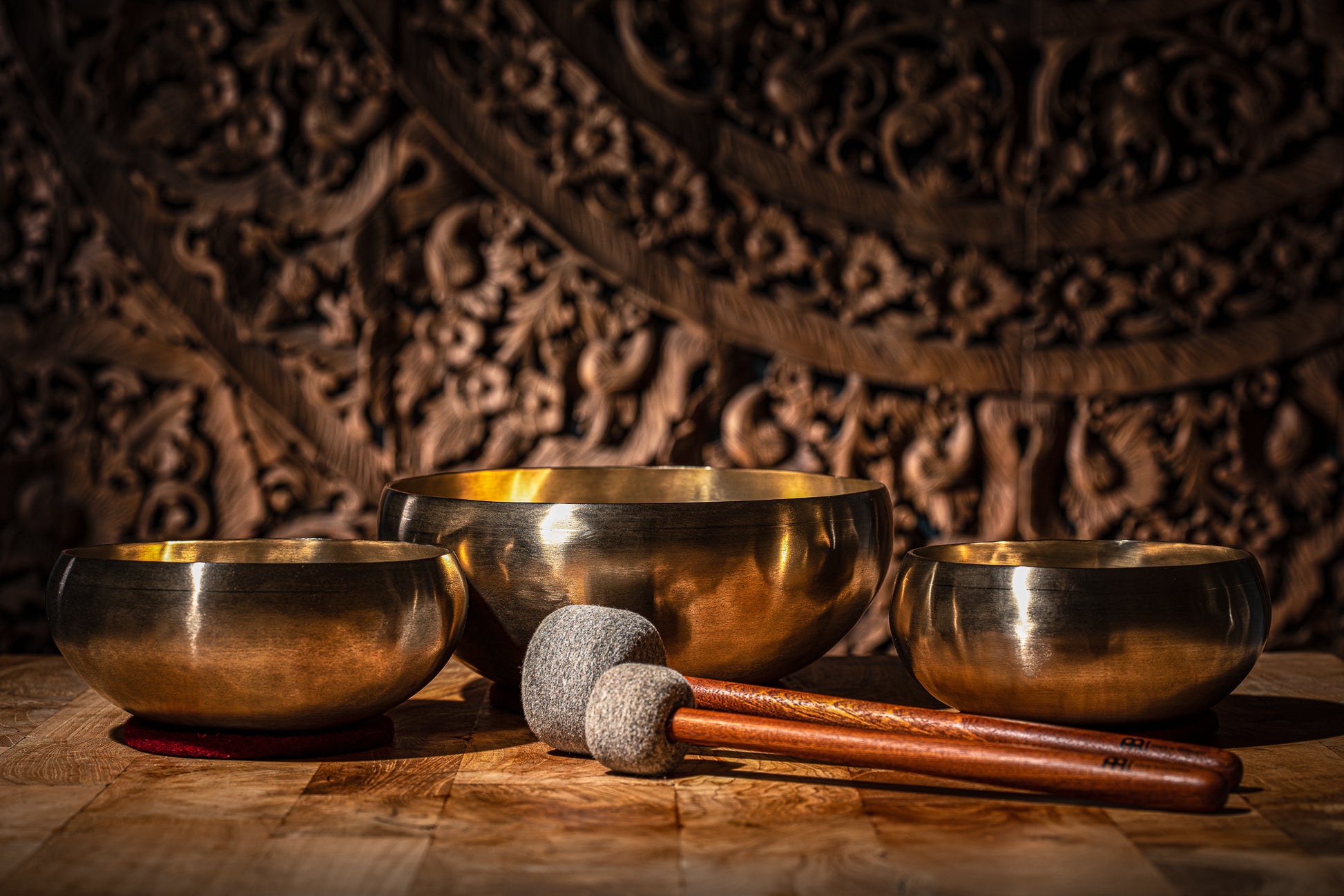 MEINL Sonic Energy Cosmos Series Basic Therapy Singing Bowl Set 5 pcs - 800/1000/2000g + Mallet detail view 9 at Luna Panther