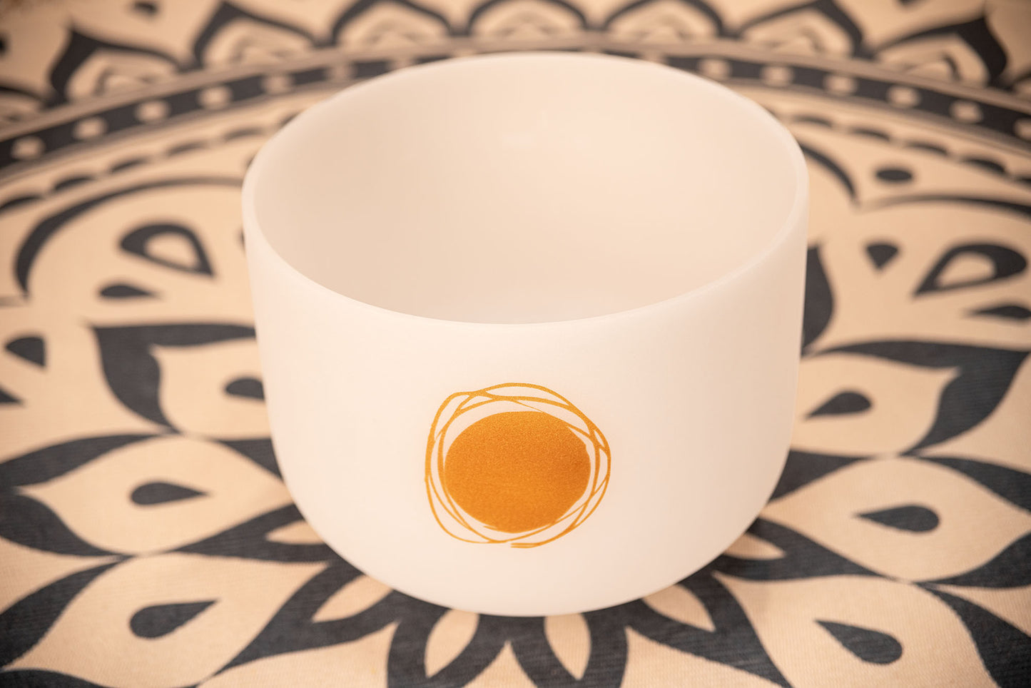 MEINL Sonic Energy Planetary Tuned Crystal Singing Bowl 12" - Schuhmann Resonance/250.56 Hz detail view 4 at Luna Panther