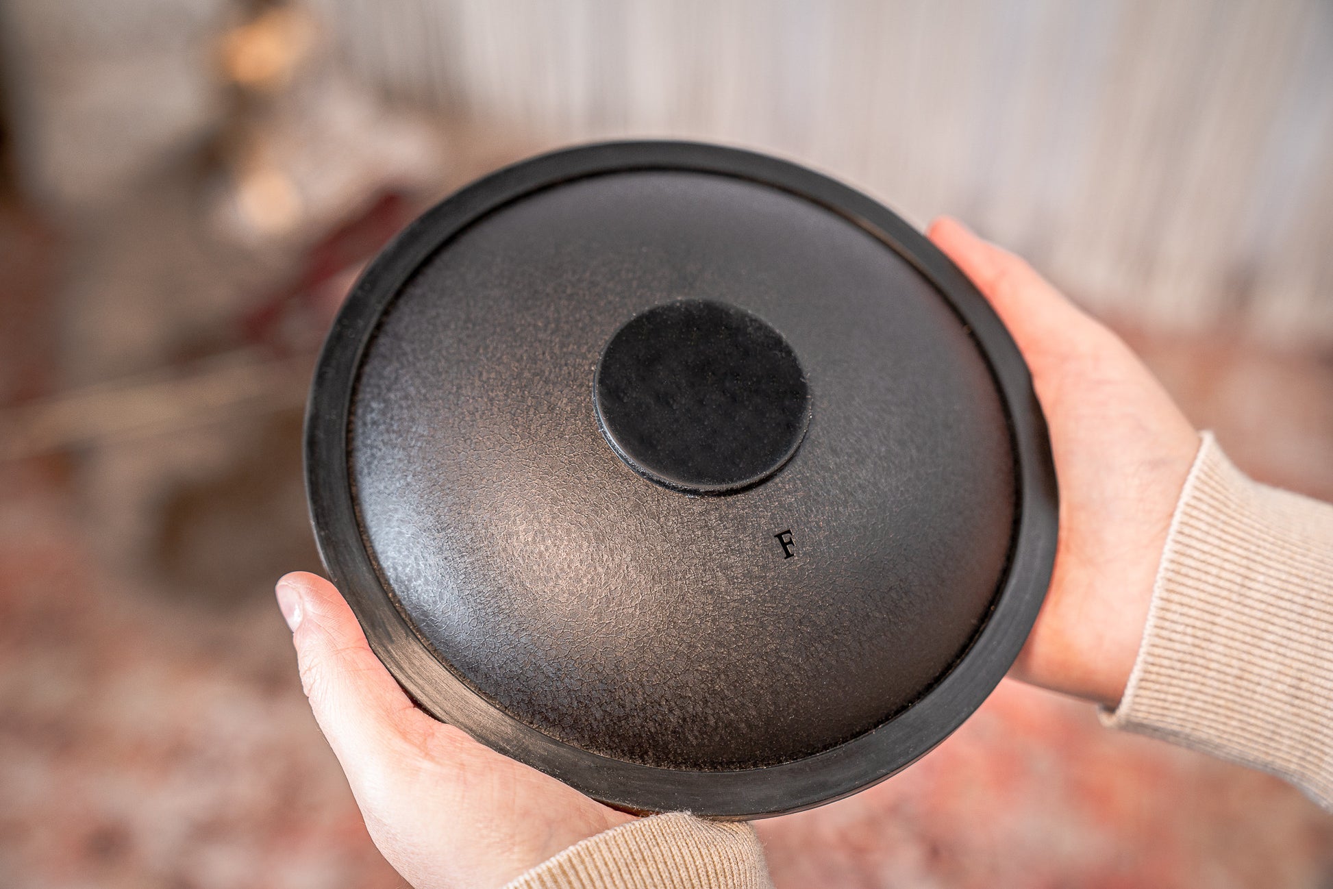 MEINL Sonic Energy Small Steel Tongue Drum 7" - F Minor/8 Notes/440 Hz - Black detail view 3 at Luna Panther