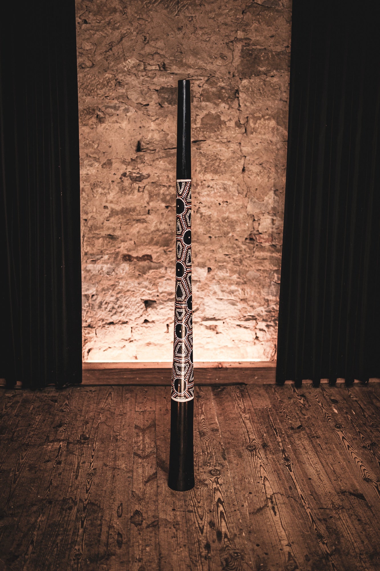 MEINL Sonic Energy Sliced Pro Didgeridoo - E Tuning - Dot Painted detail view 3 at Luna Panther
