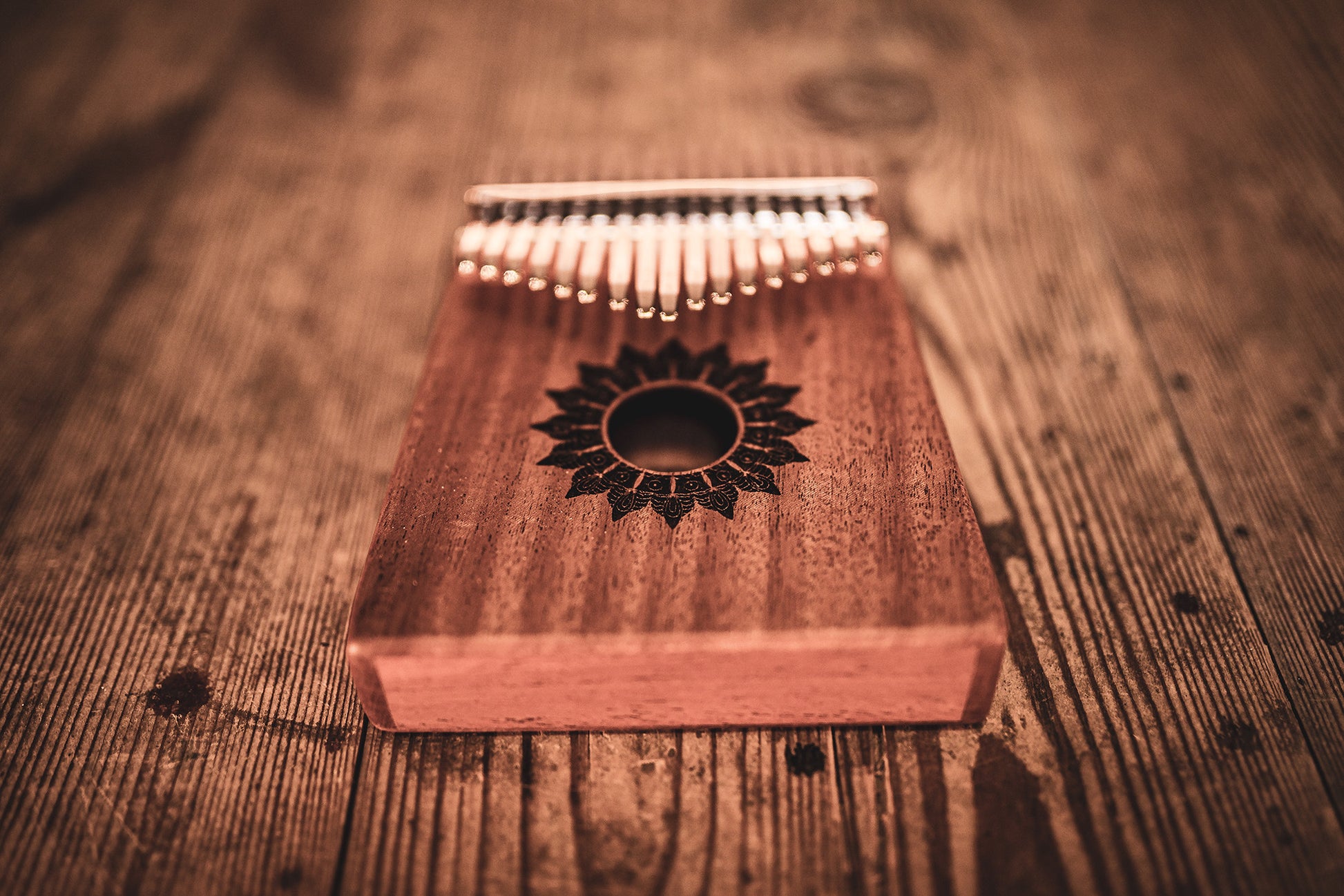 Meinl Sonic Energy Sound Hole Kalimba - 17 notes, mahogany detail view 9 at Luna Panther