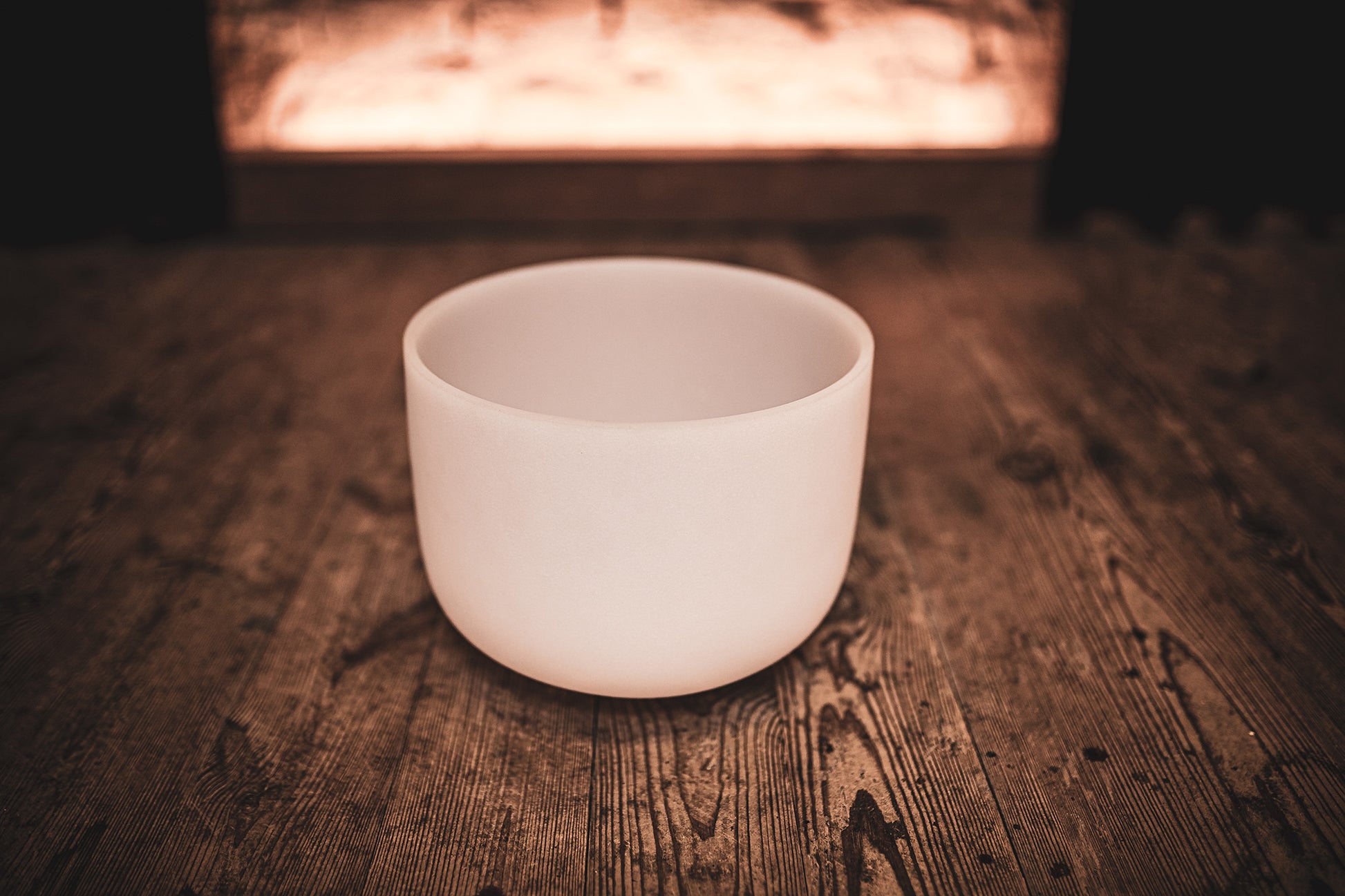 MEINL Sonic Energy White-Frosted Crystal Singing Bowl 10" - G4/Throat Chakra/432 Hz detail view 3 at Luna Panther