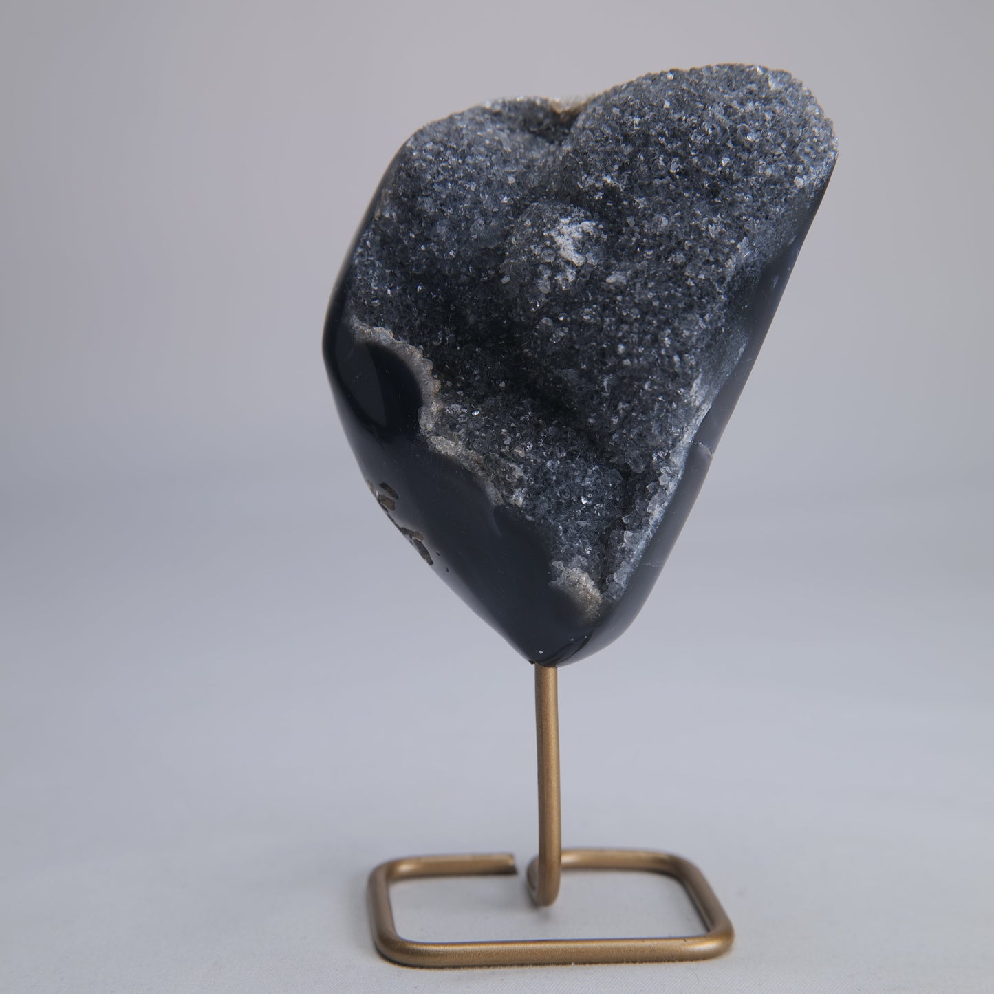 Agate Geode Druzy on Stand 221g - Luna Panther