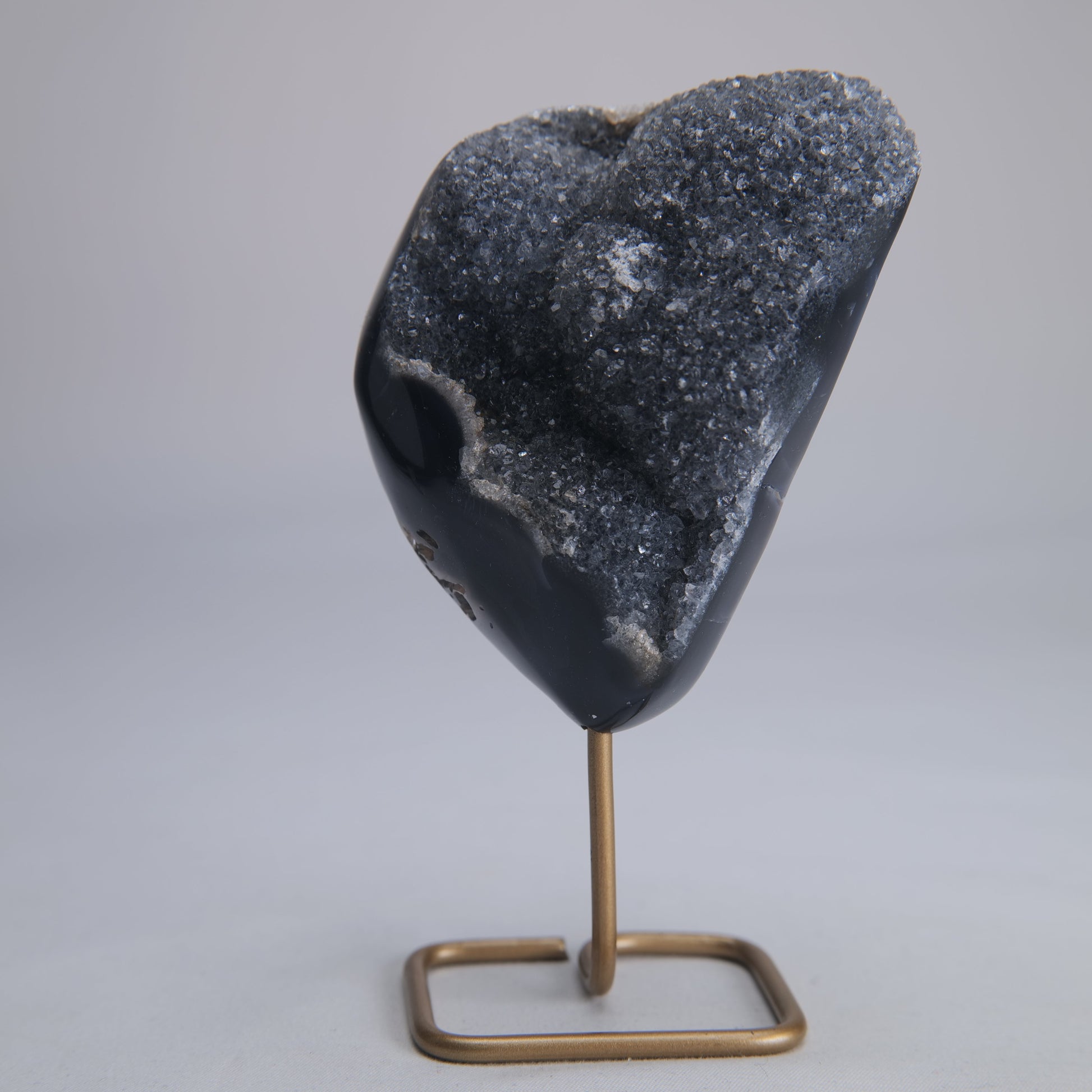 Agate Geode Druzy on Stand 221g - Luna Panther