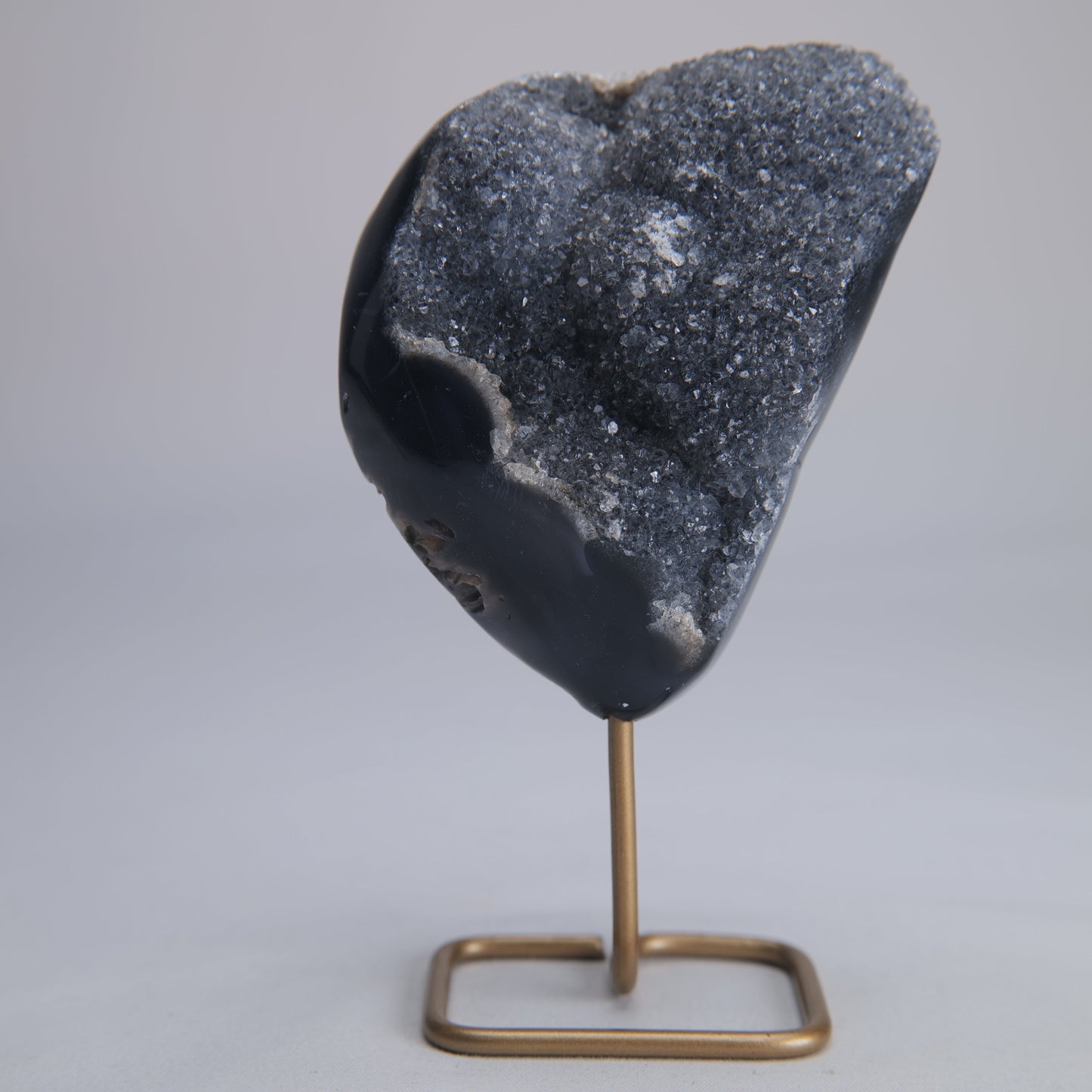 Agate Geode Druzy on Stand 221g - Luna Panther