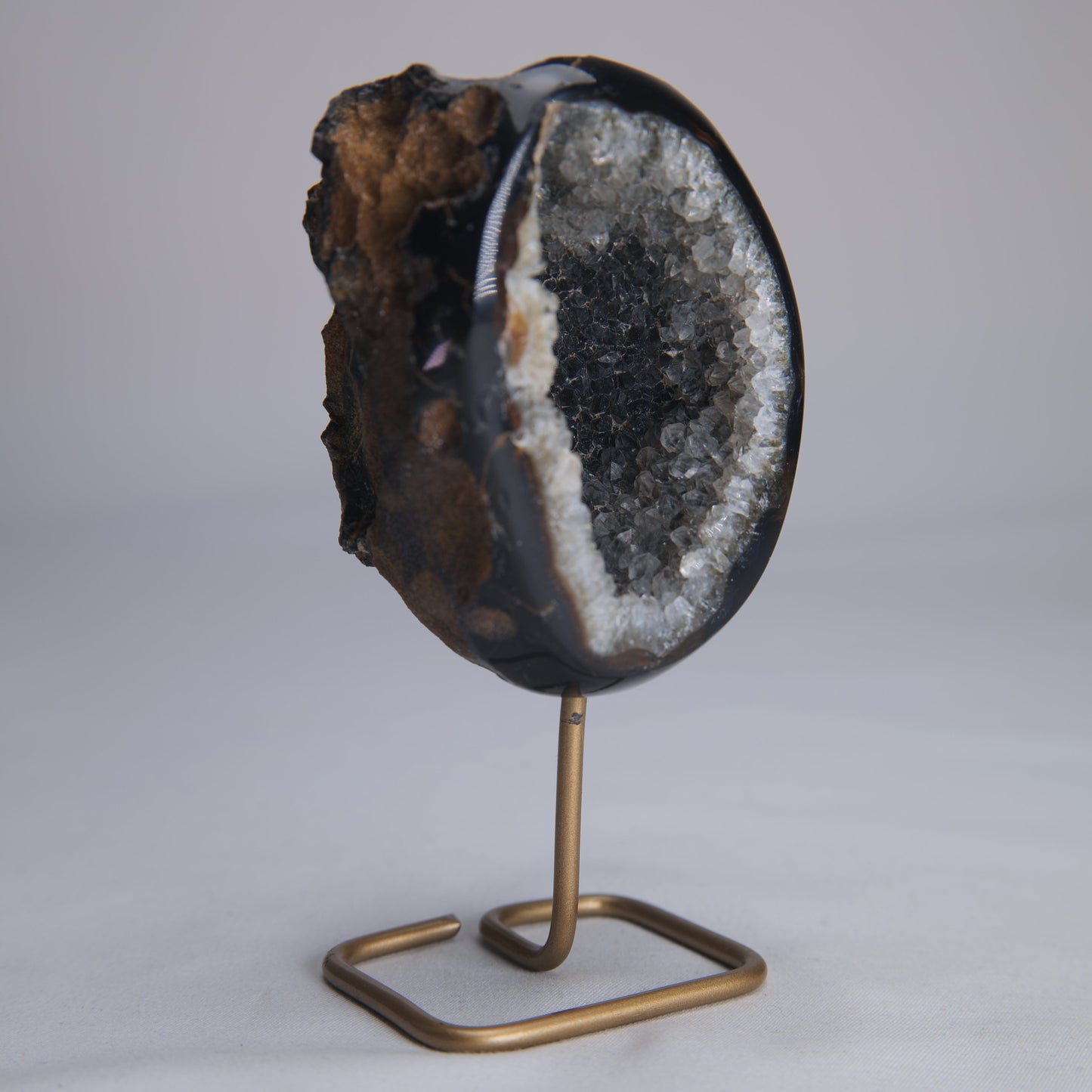 Agate Geode Druzy on Stand 237g - Luna Panther