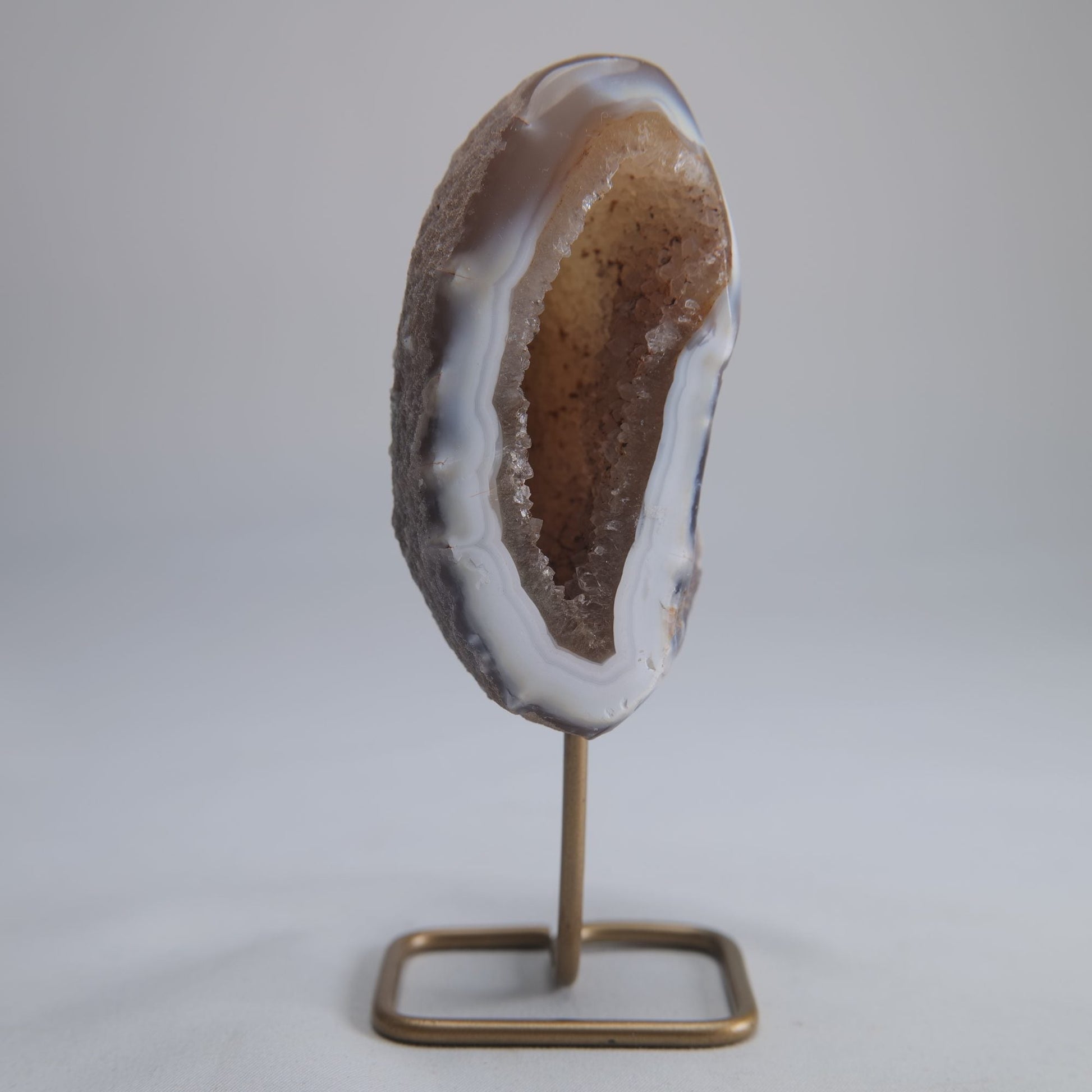 Agate Geode Druzy on Stand 244g - Luna Panther