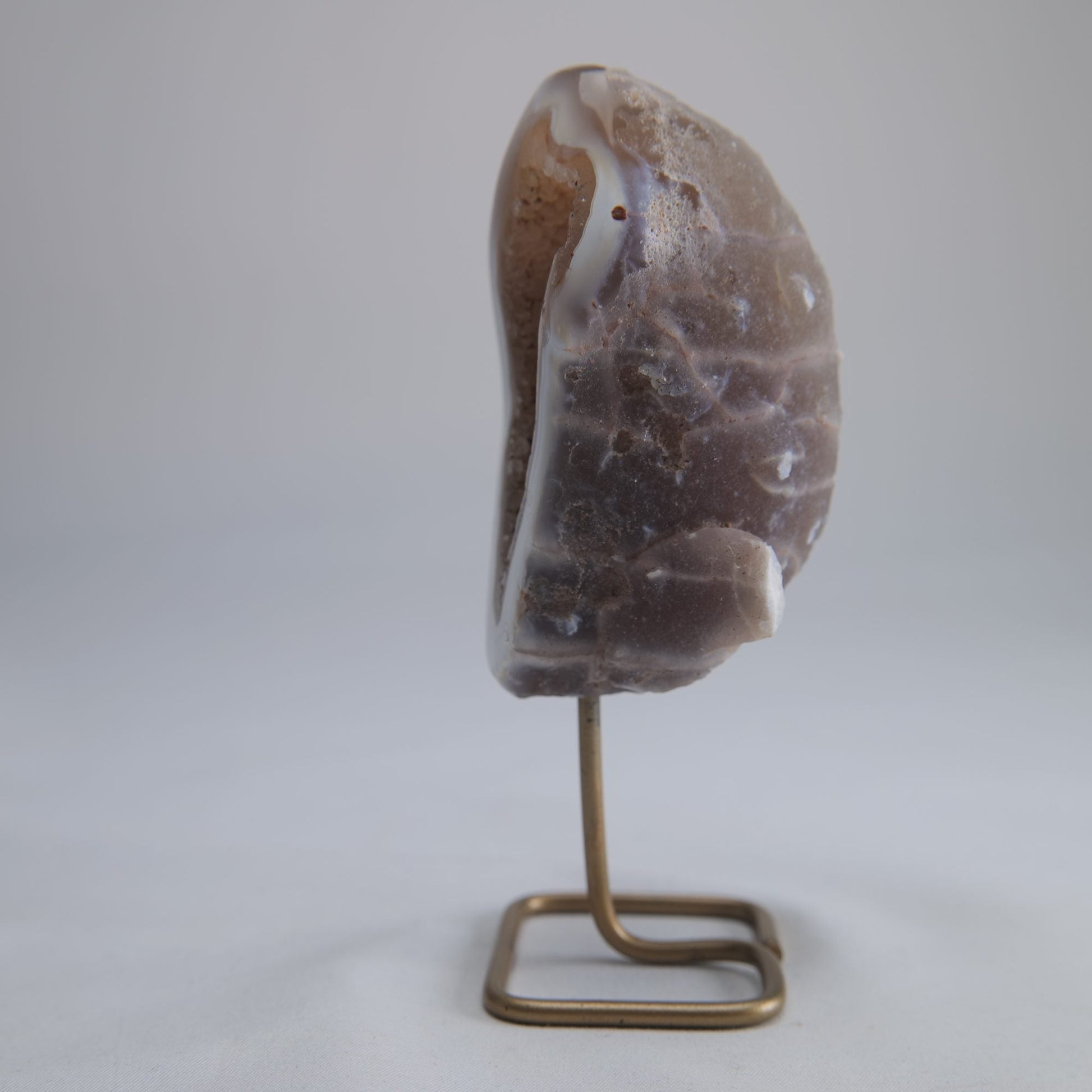 Agate Geode Druzy on Stand 244g - Luna Panther