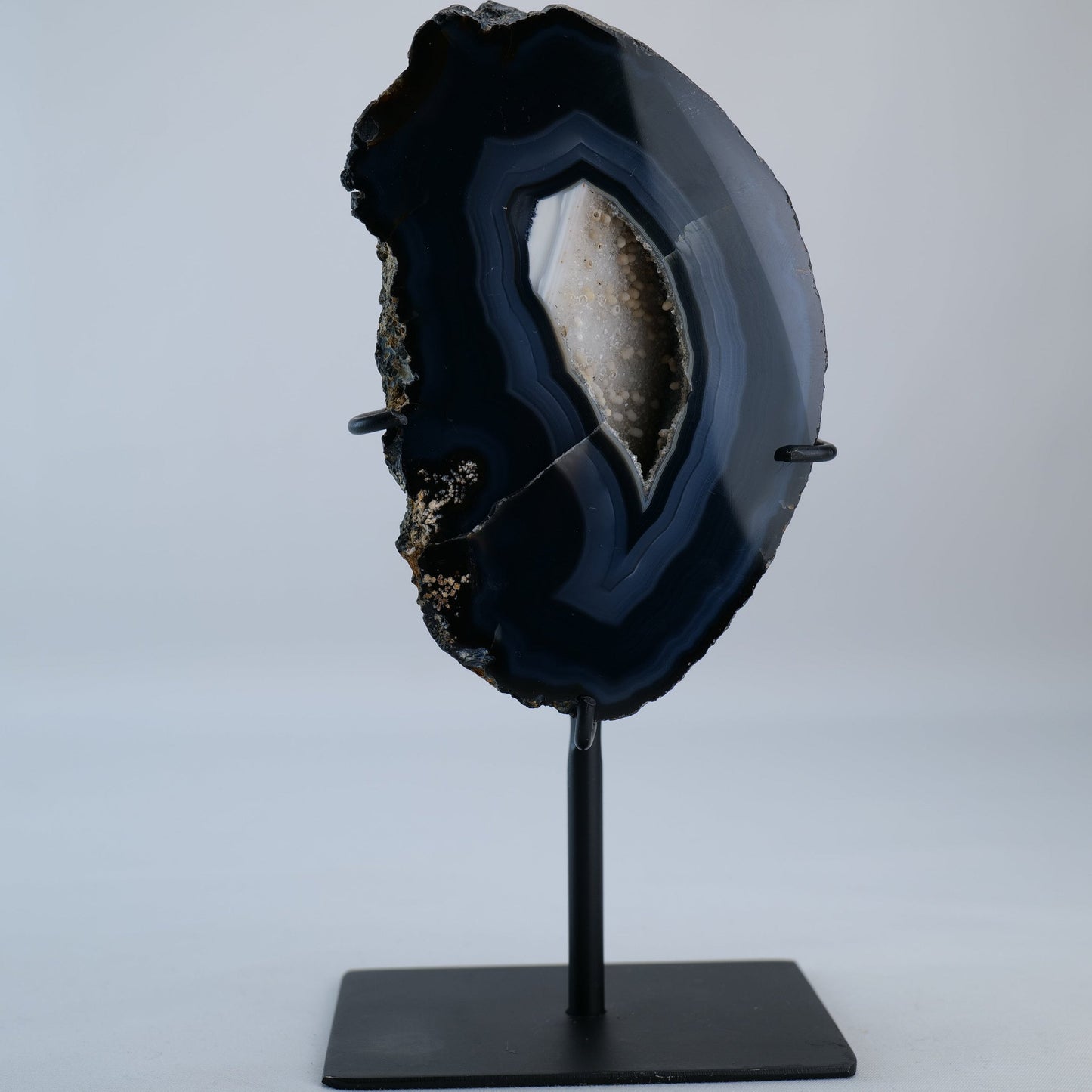 Agate Geode on Stand 825g (Brazil) - Luna Panther