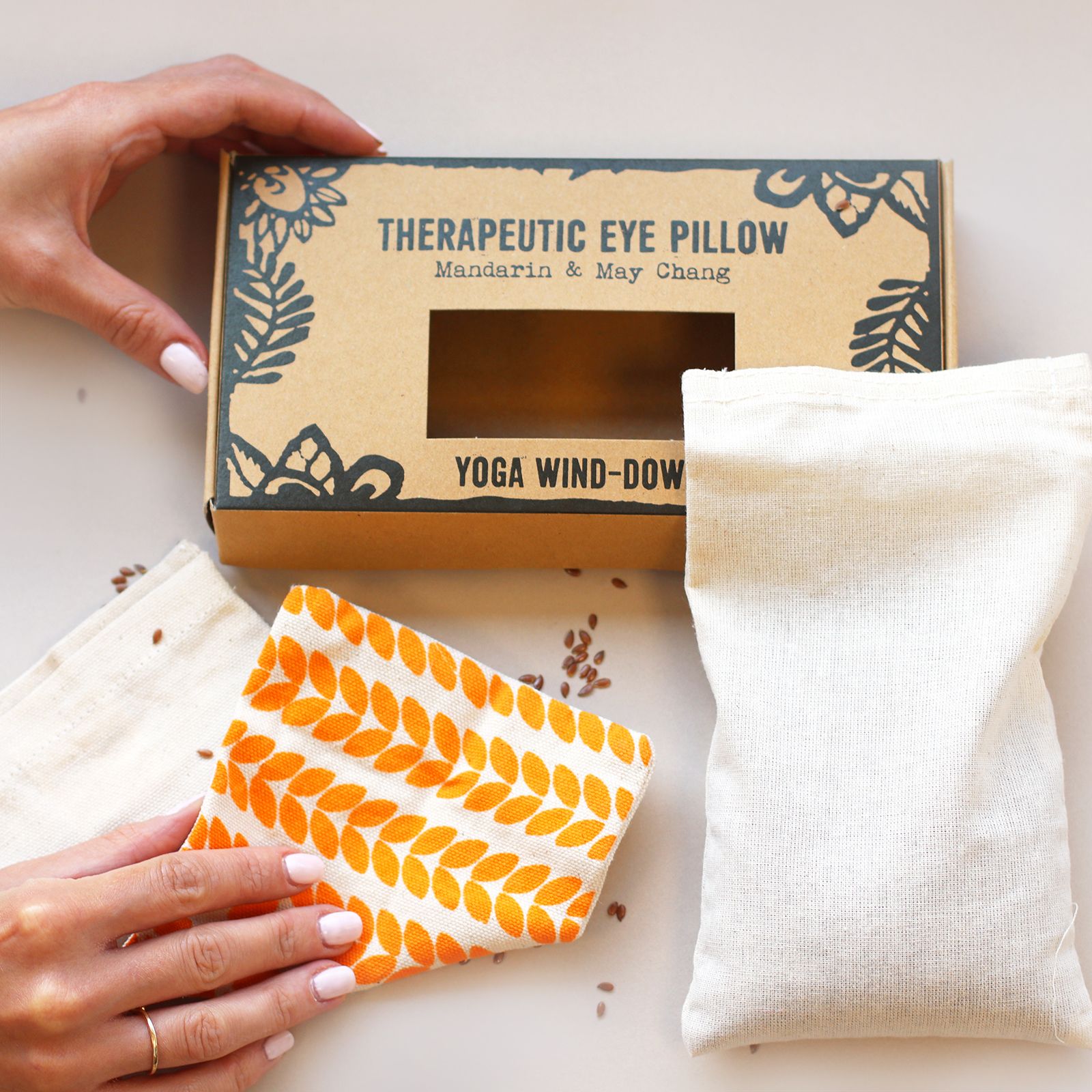 Agnes + Cat Eye Pillow - Yoga wind - down - Luna Panther