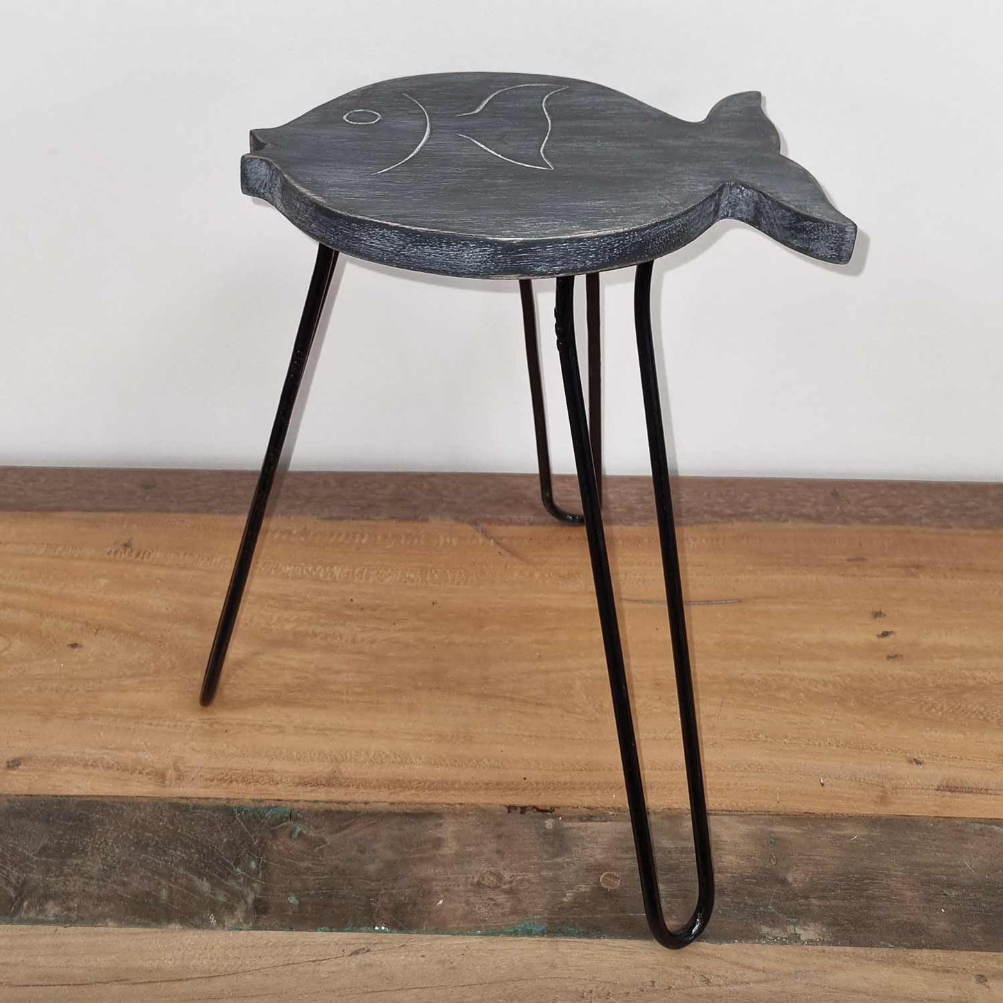 Albasia Wood Fish Stand - Greywash - Luna Panther