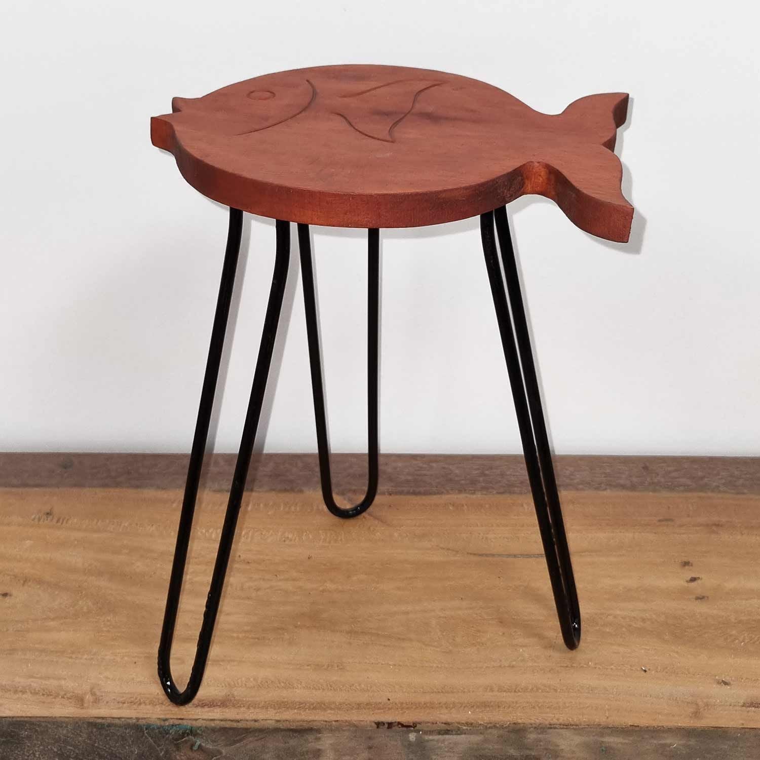 Albasia Wood Fish Stand - Terracotta - Luna Panther