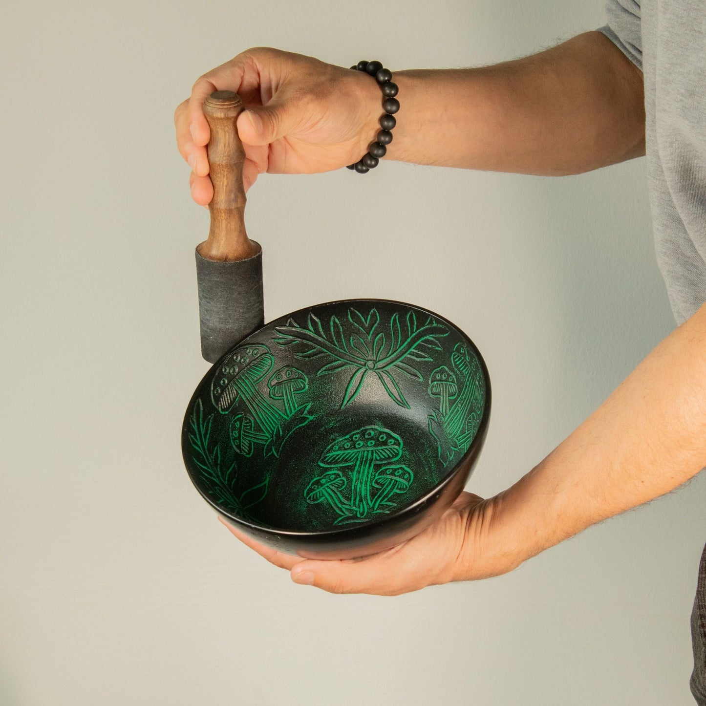 Aluminium Singing Bowl – Magic Mushroom – Green (20 cm) — singing bowl, image 5 of 6.