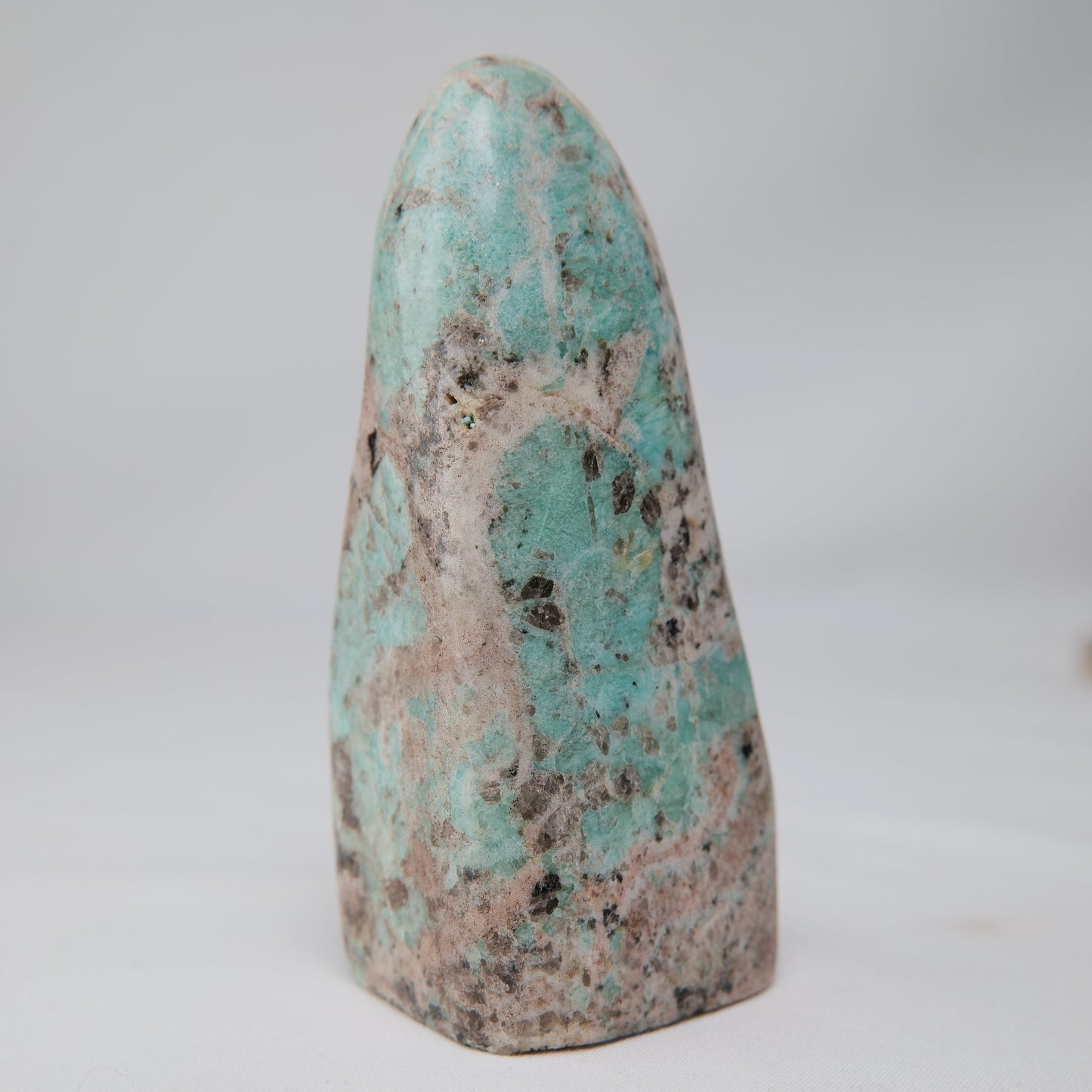 Amazonite Freeform — 286 g (115 mm) - Luna Panther
