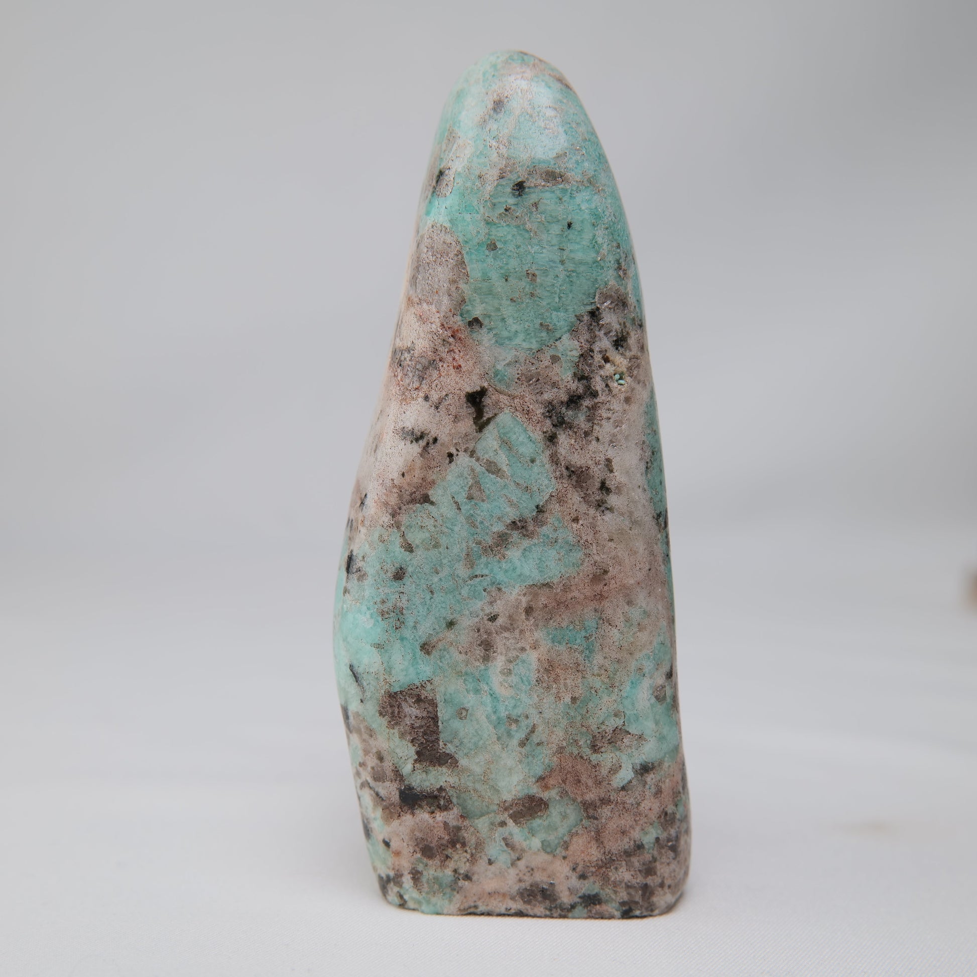 Amazonite Freeform — 286 g (115 mm) - Luna Panther