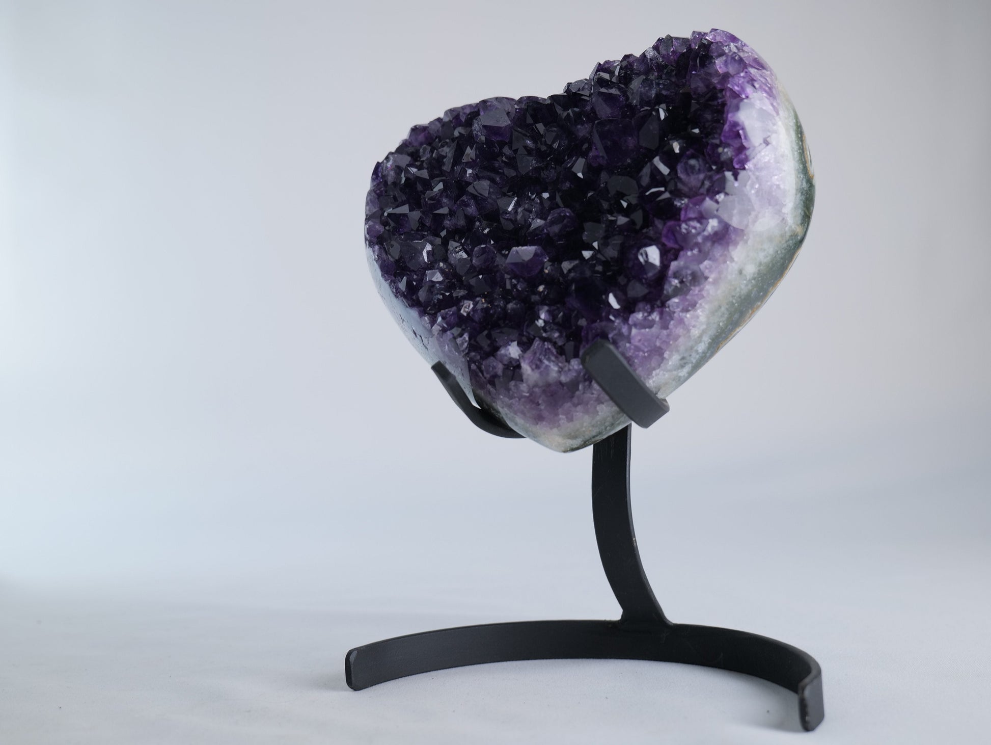 Amethyst Heart 1535g on Custom Stand - Luna Panther