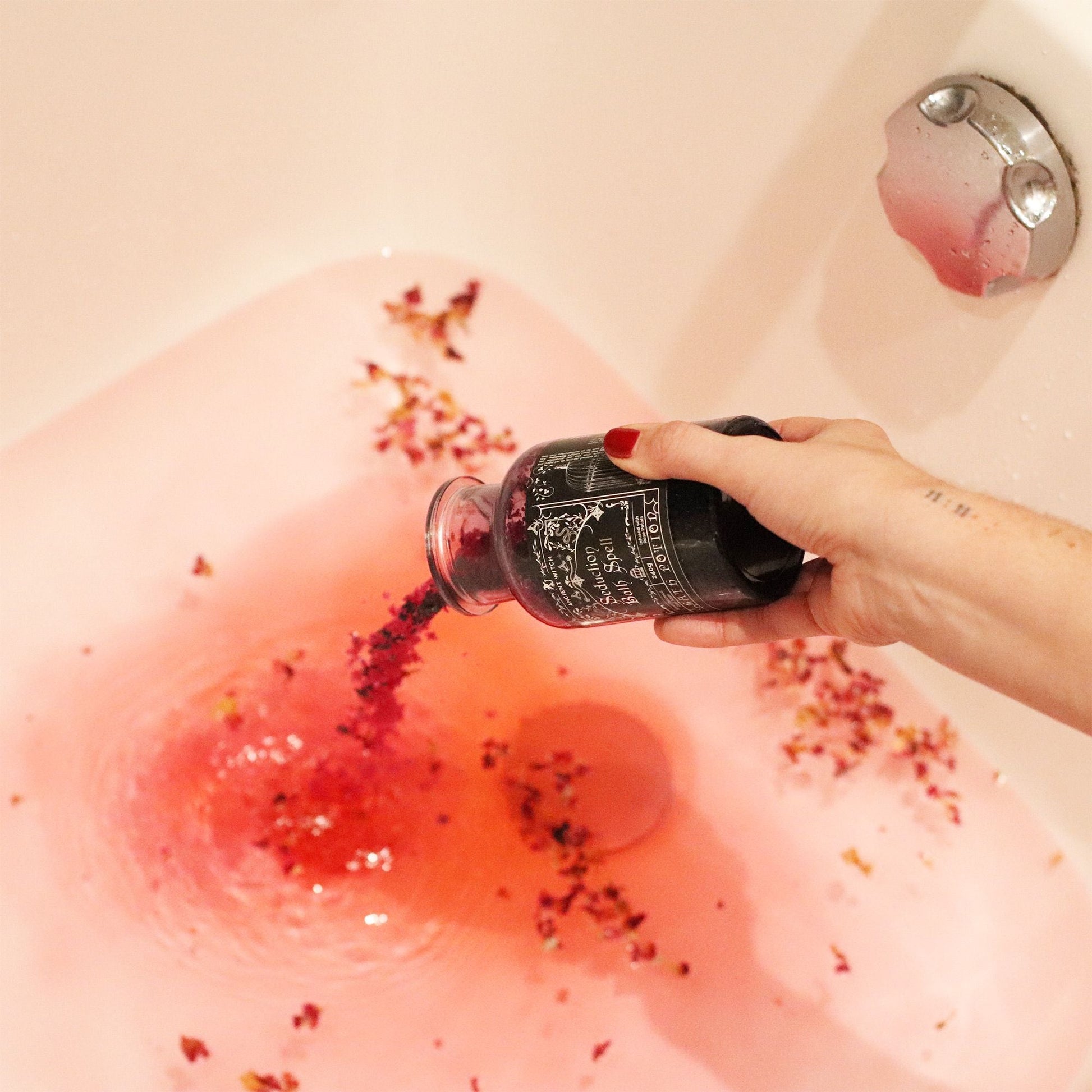 Ancient Witch Bath Spell Potion & Amethyst Crystal Amulet - Seduction - Luna Panther