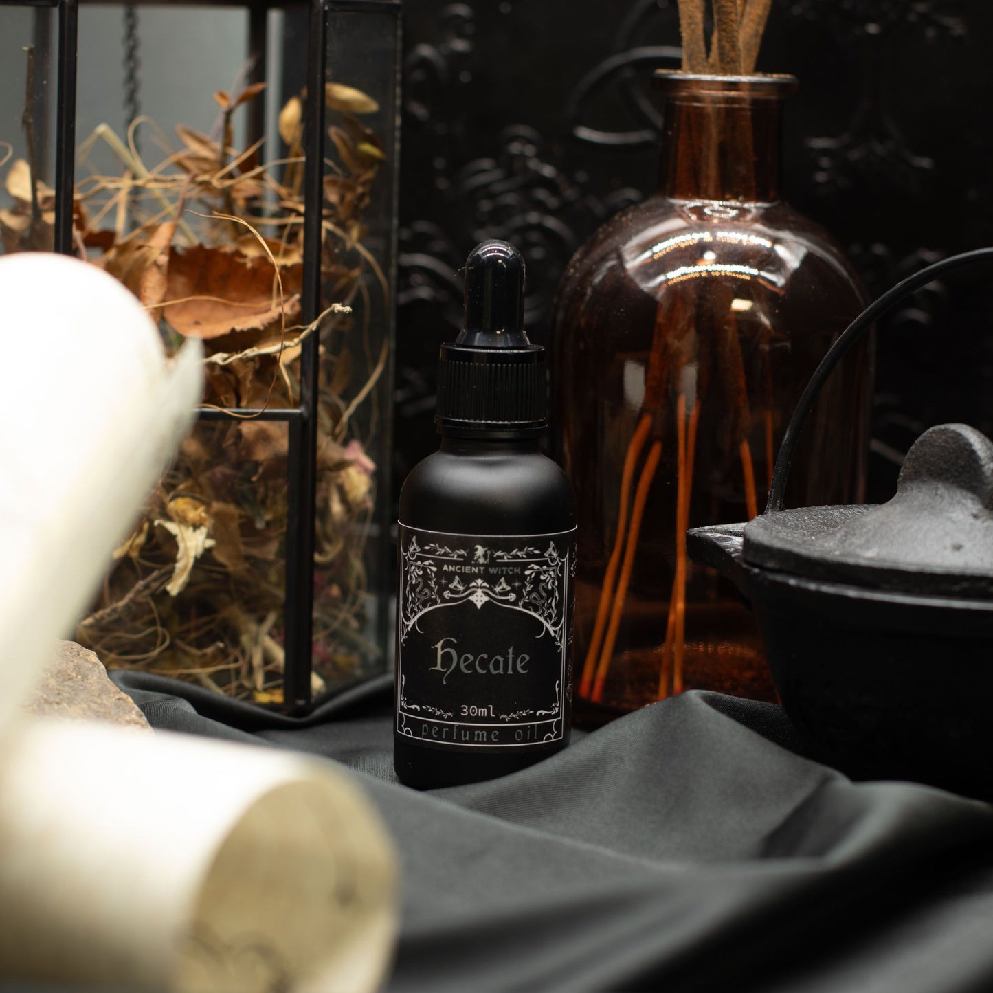 Ancient Witch Perfume Oil - Hecate - Luna Panther
