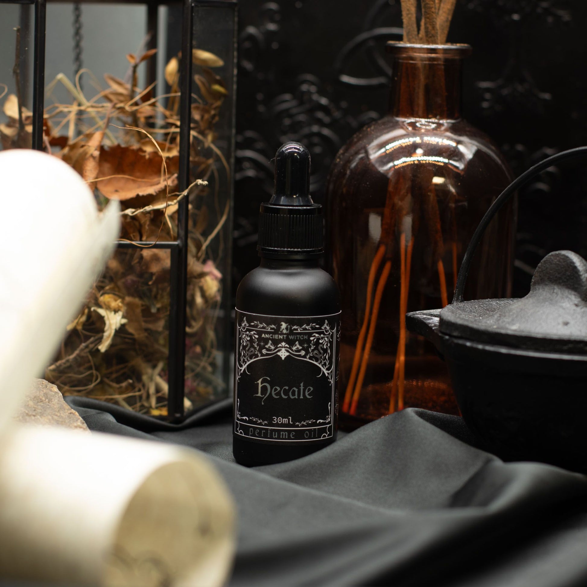 Ancient Witch Perfume Oil - Hecate - Luna Panther