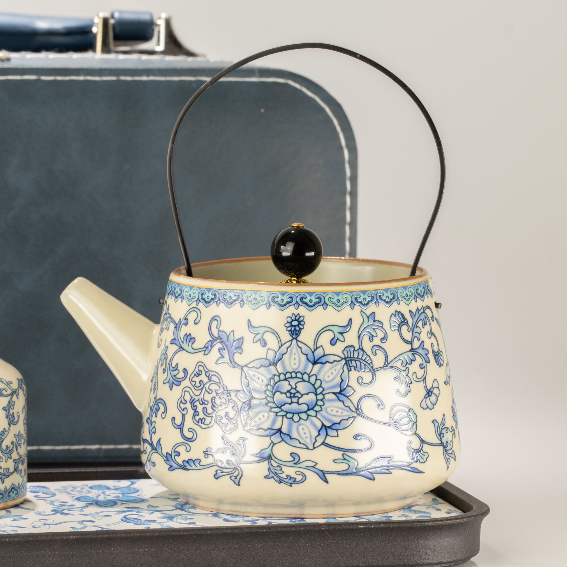 Travel Teapot Set & Two Cups – China Ru Blue – image 3