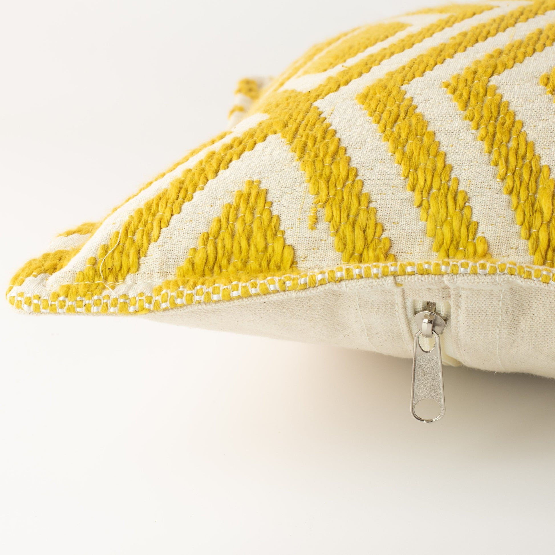 Classic Cushion Cover – Mustard Diamonds- 30 × 50 cm – Lumber Style – image 4