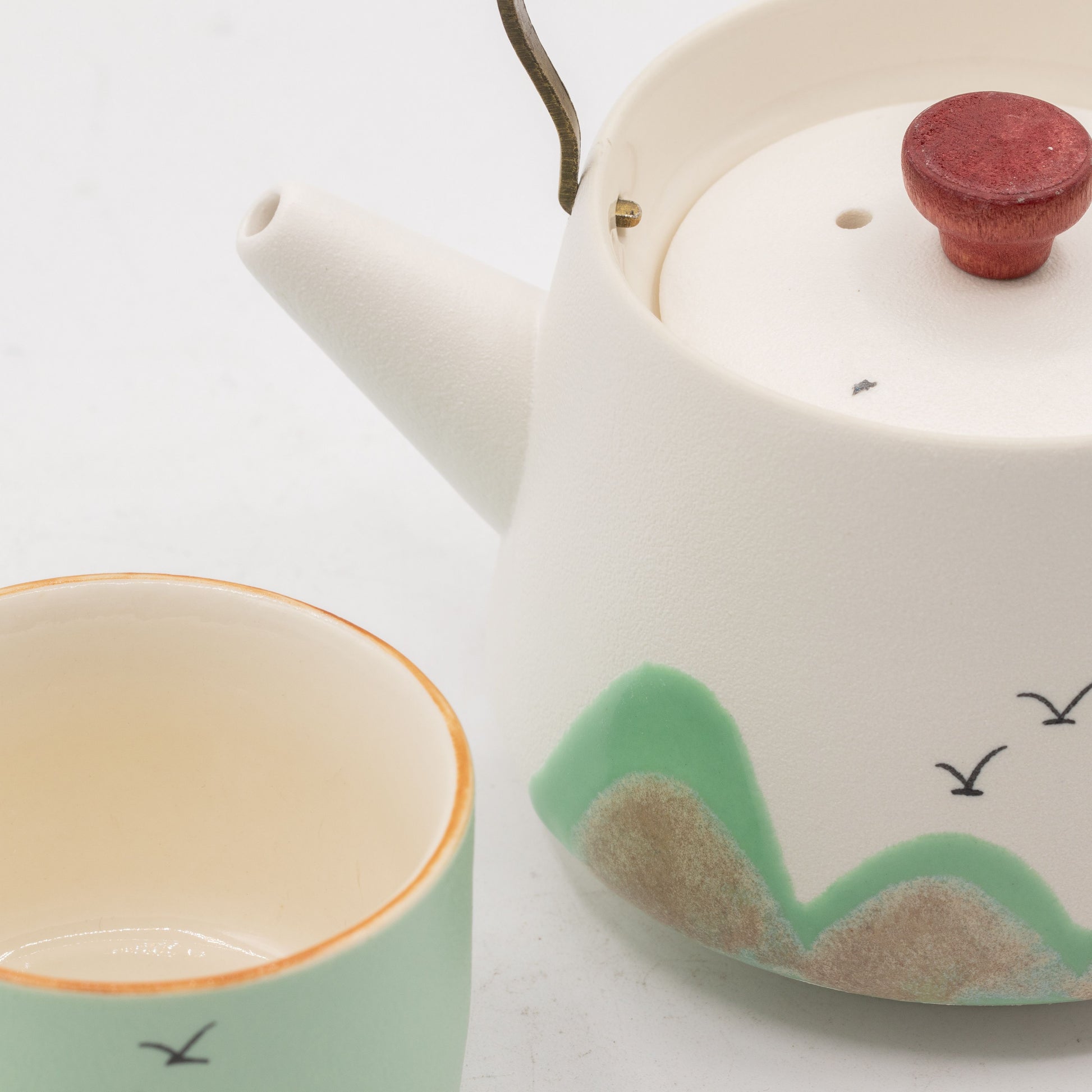 Thousand Miles – Tea Set – Four Cups – Ceremonial Cloth & Bamboo Grip – image 2