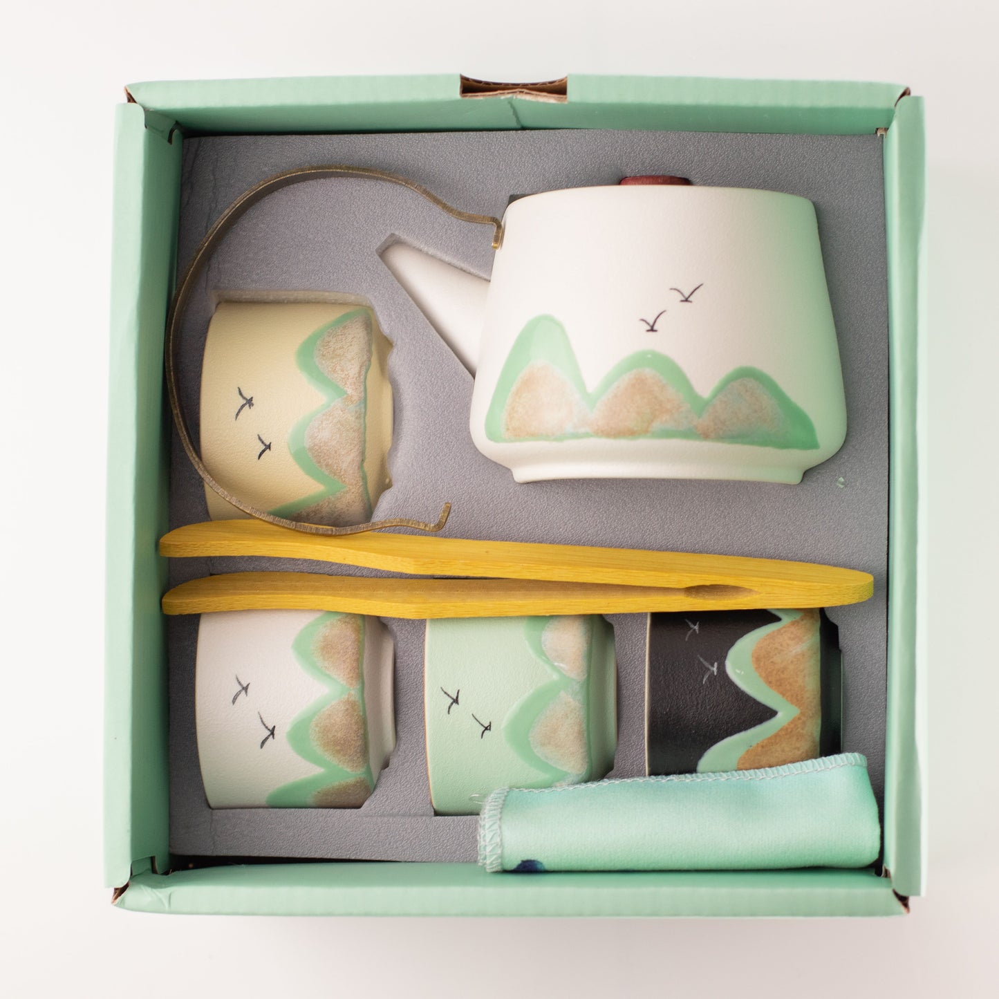 Thousand Miles – Tea Set – Four Cups – Ceremonial Cloth & Bamboo Grip – image 3