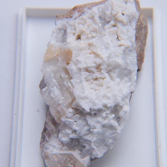 Baryte from Creigiau Quarry, Creigiau, South Wales - 32.16g - Luna Panther alternate view