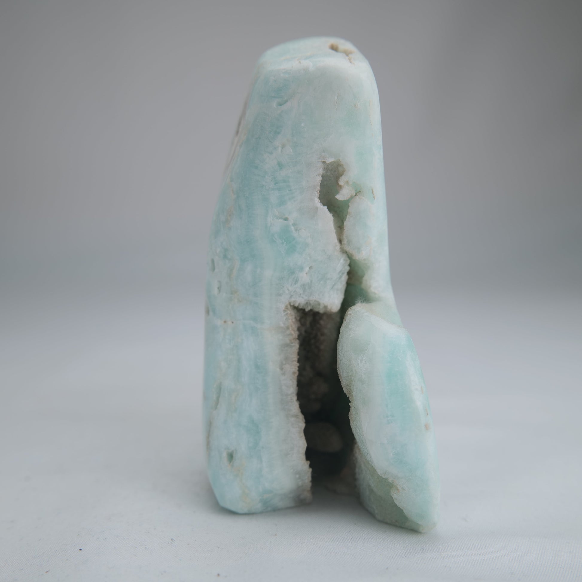 Blue Aragonite Freeform 519g - Luna Panther