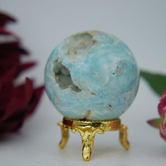 Blue Aragonite Sphere — 179 g (50 mm) - Luna Panther