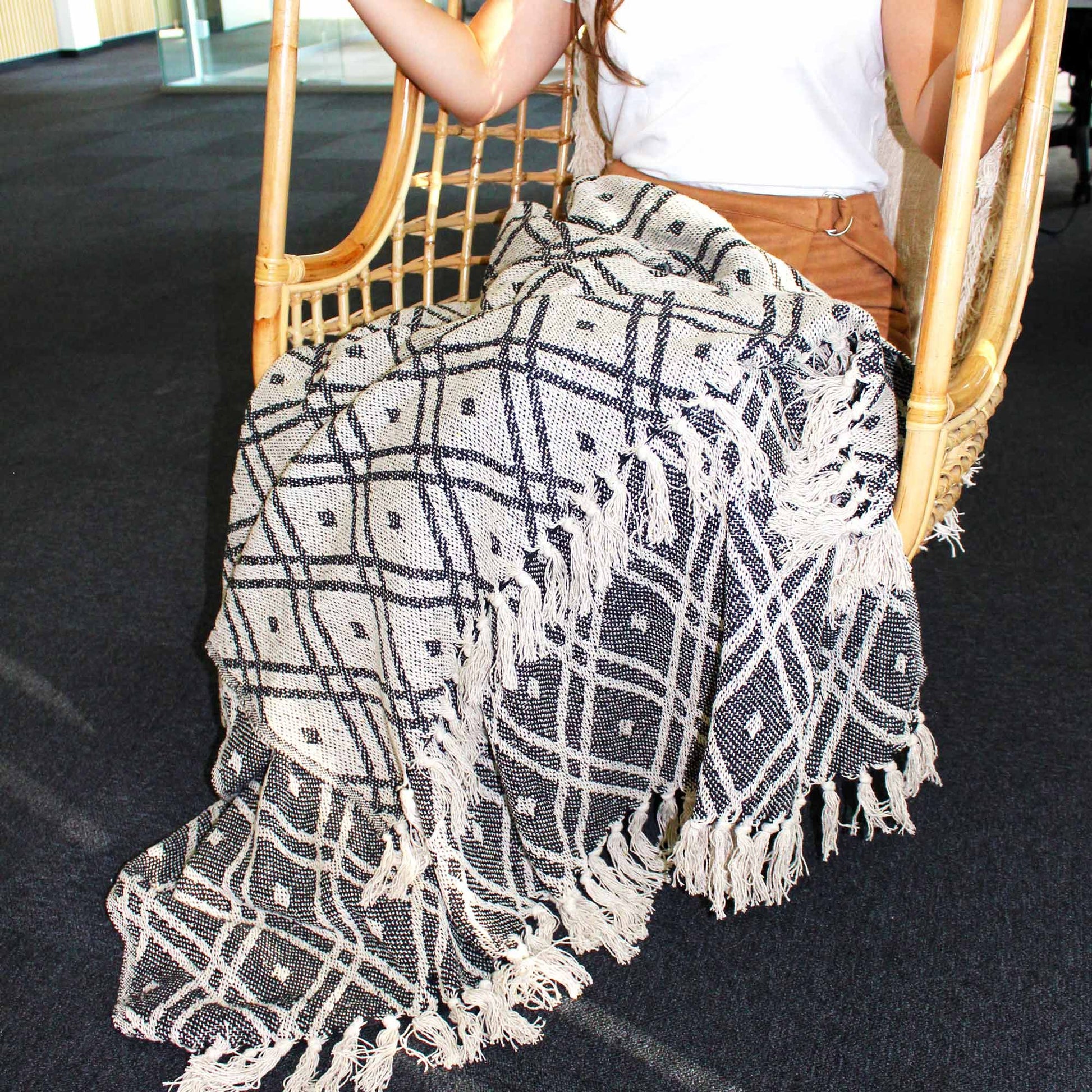 Boho Comfort Throws - Black & Beige Regency - Luna Panther