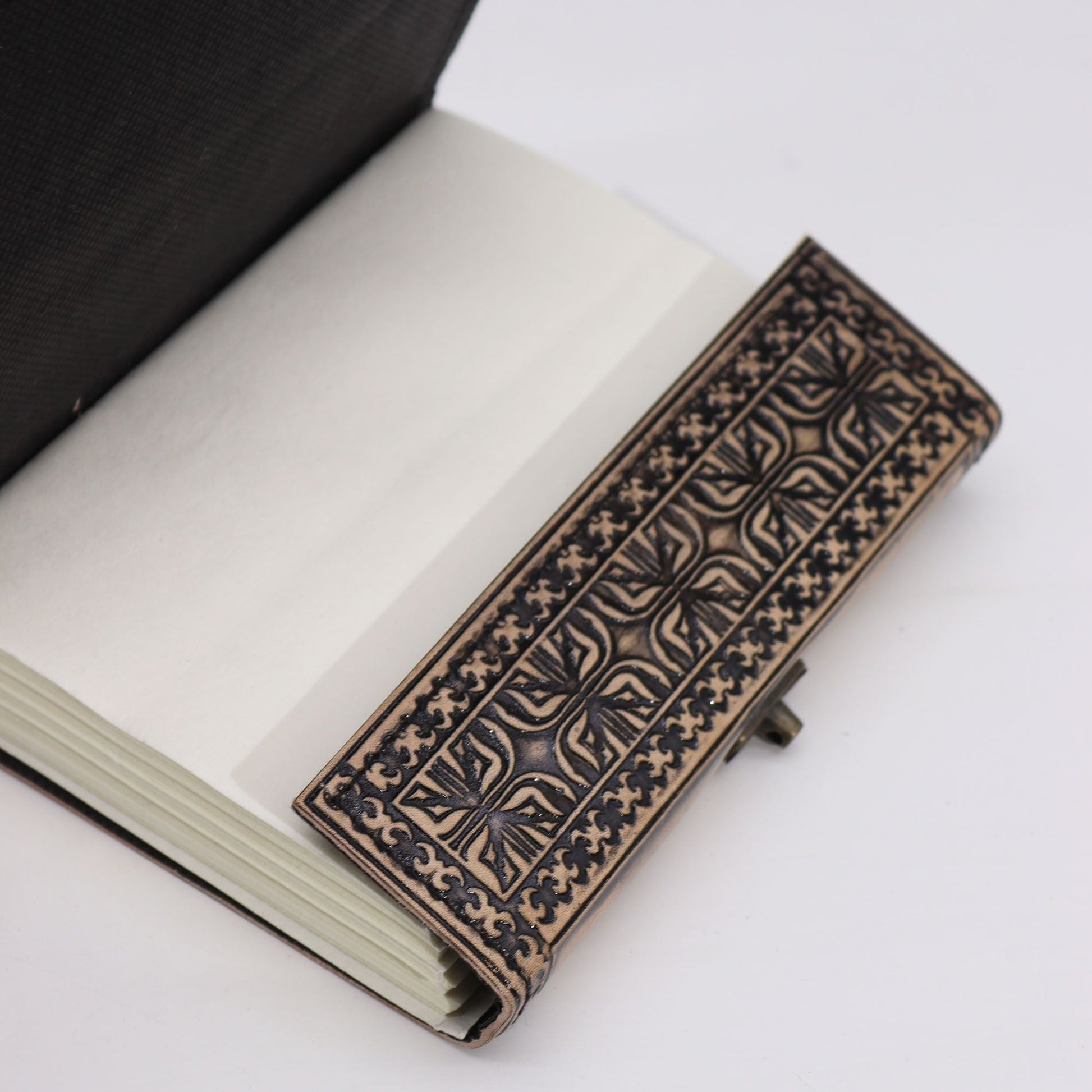 Buddha - Esoteric Notebook - Antique Grey - 200 pages Stitch Edge - 17.5x12.5x3cm - Luna Panther