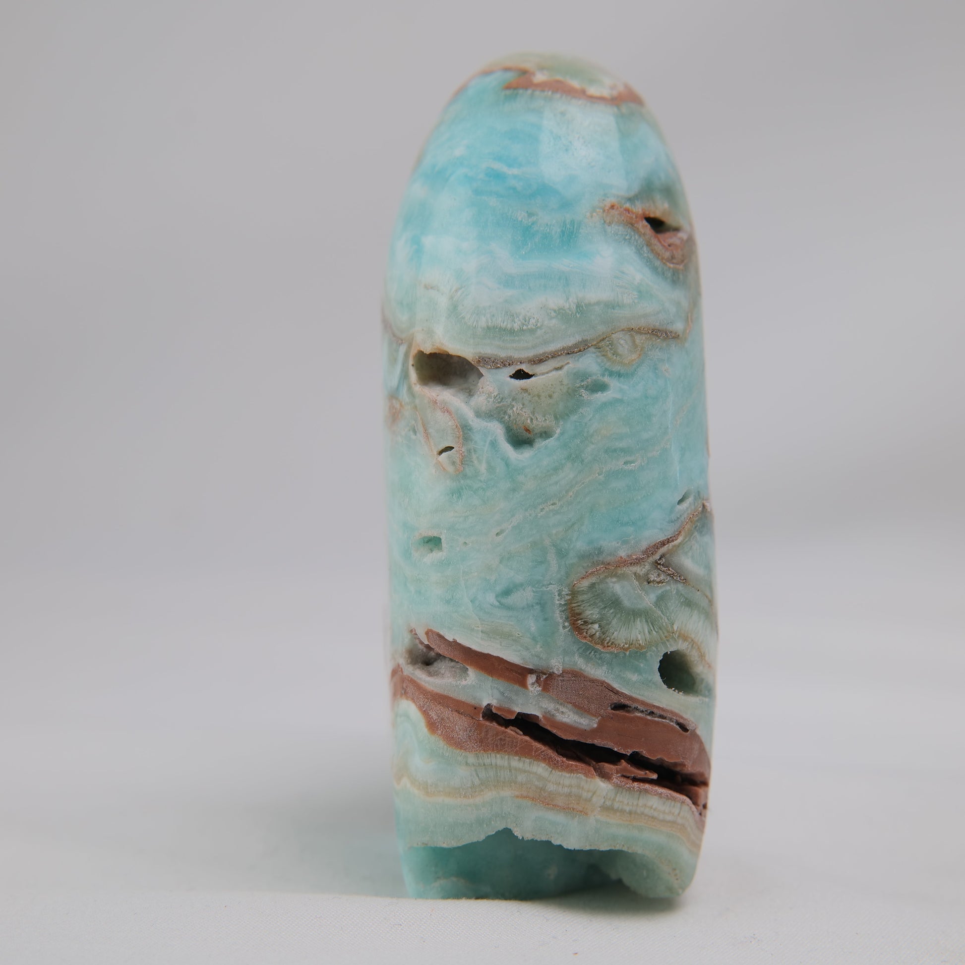 Caribbean Calcite Freeform — 350 g (90 mm) - Luna Panther