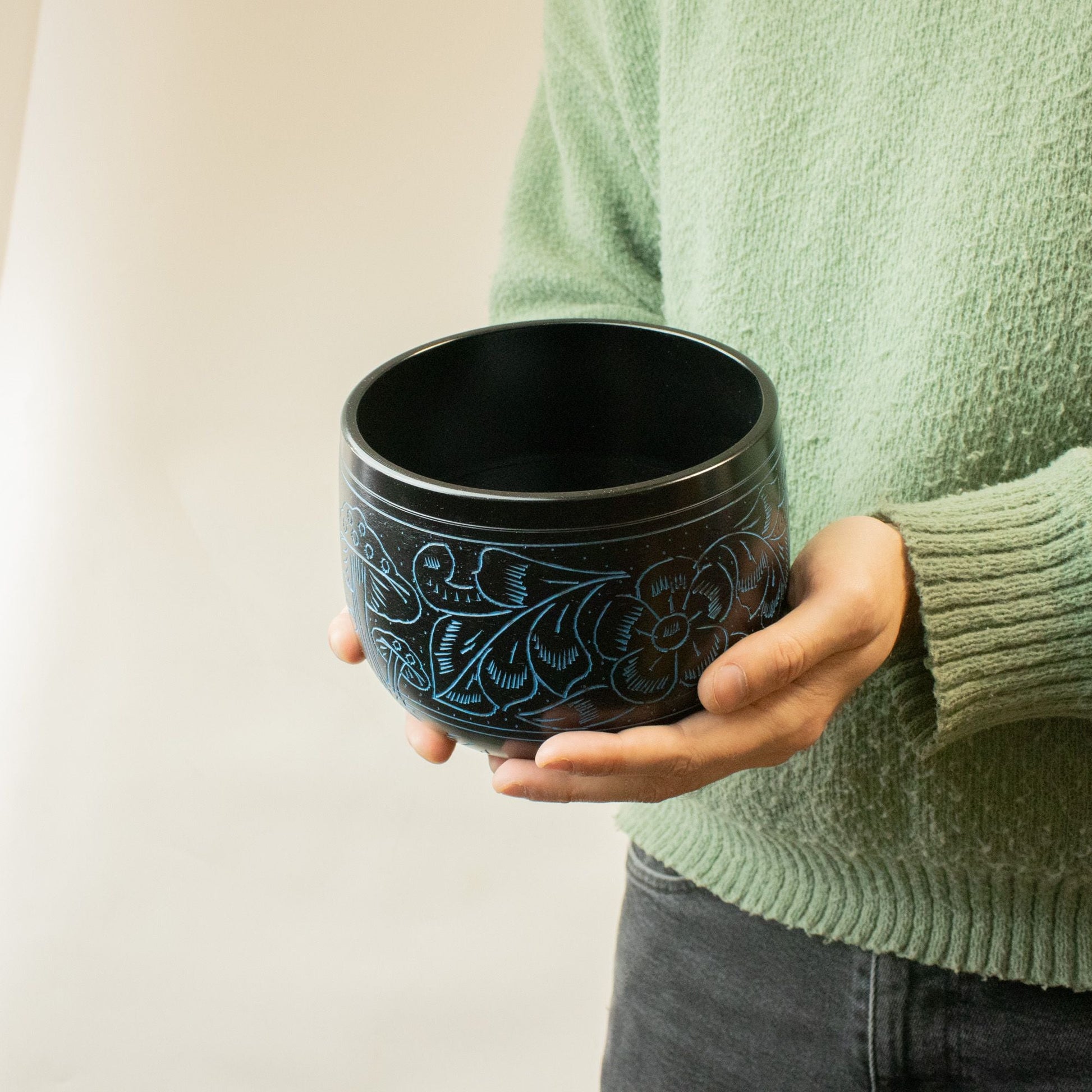 Cauldron Singing Bowl – Magic Mushroom – Blue (15 cm) — percussion, image 5 of 9.