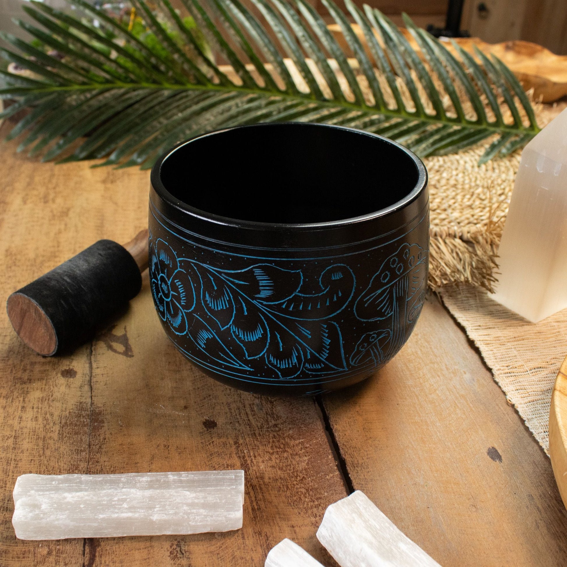 Cauldron Singing Bowl – Magic Mushroom – Blue (15 cm) — percussion, image 7 of 9.
