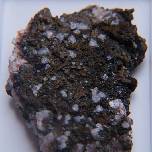 Chalcopyrite from Judkins Quarry, Nuneaton, Warwickshire - 12.84g - Luna Panther alternate view