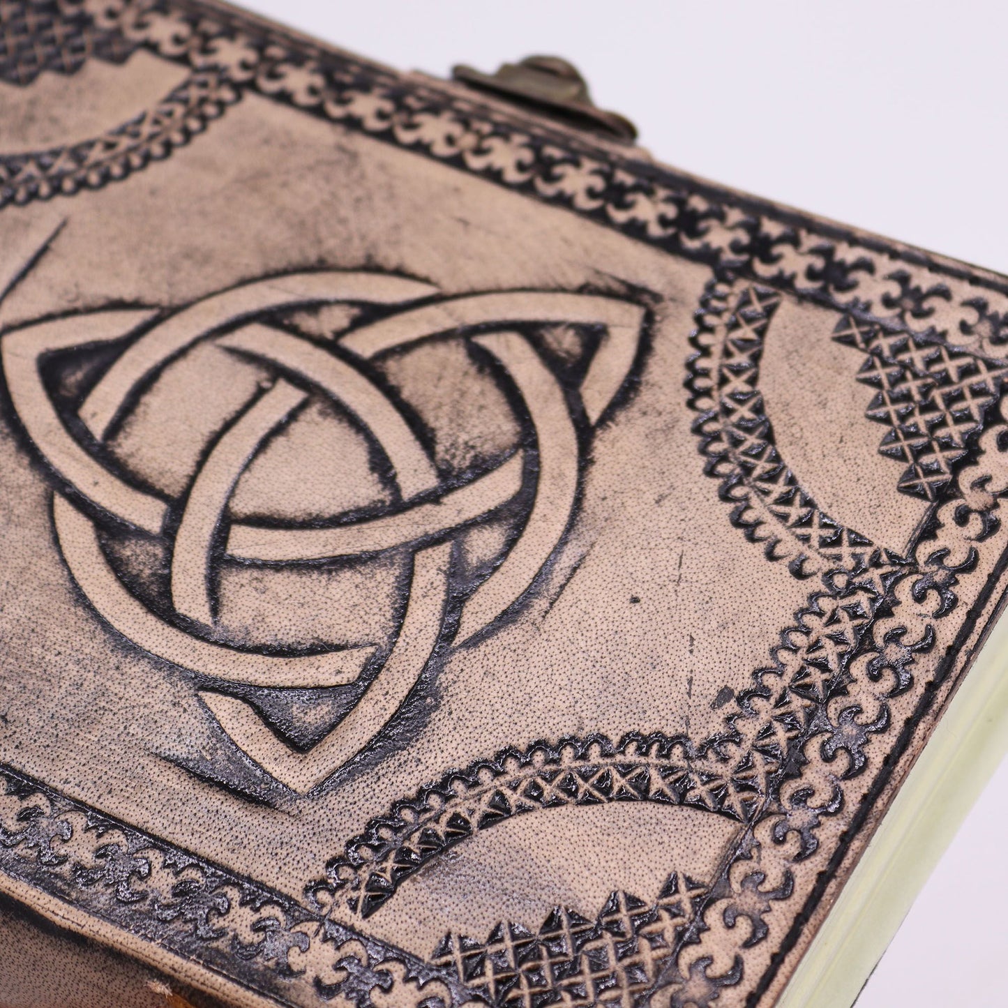 Circle Triquetra - Esoteric Notebook - Antique Grey - 200 pages Stitch Edge - 17.5x12.5x3cm - Luna Panther