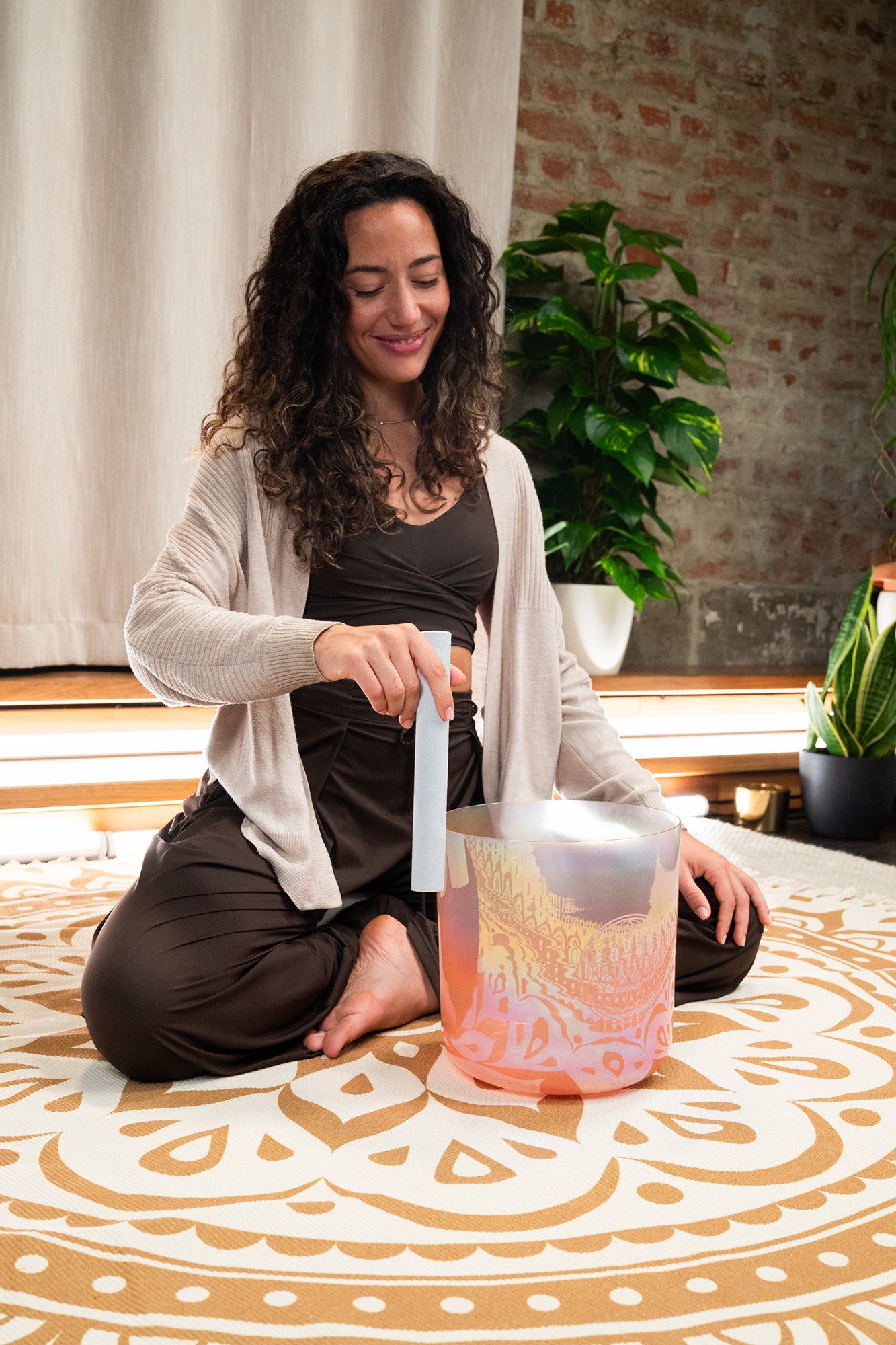 MEINL Sonic Energy Essence Crystal Singing Bowl 9" - C3/128 Hz - Light Rose Gold, Flower of Lif detail view 4 at Luna Panther