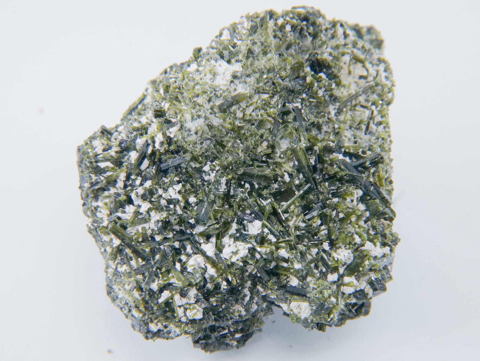Epidote Specimen Grade A Pakistan 162g - Luna Panther