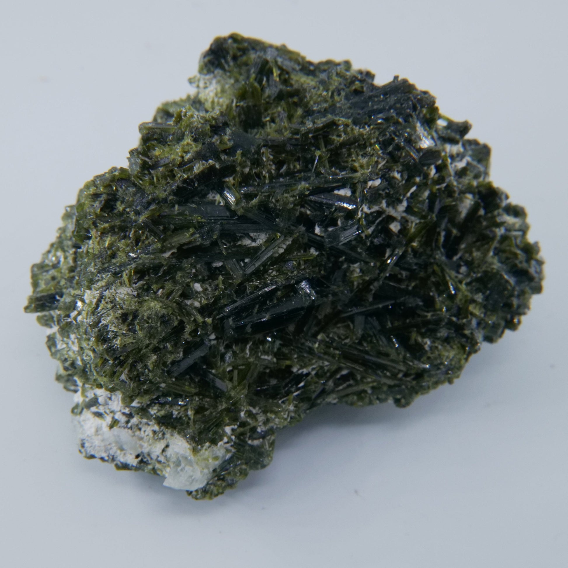 Epidote Specimen Pakistan Grade A 128g - Luna Panther