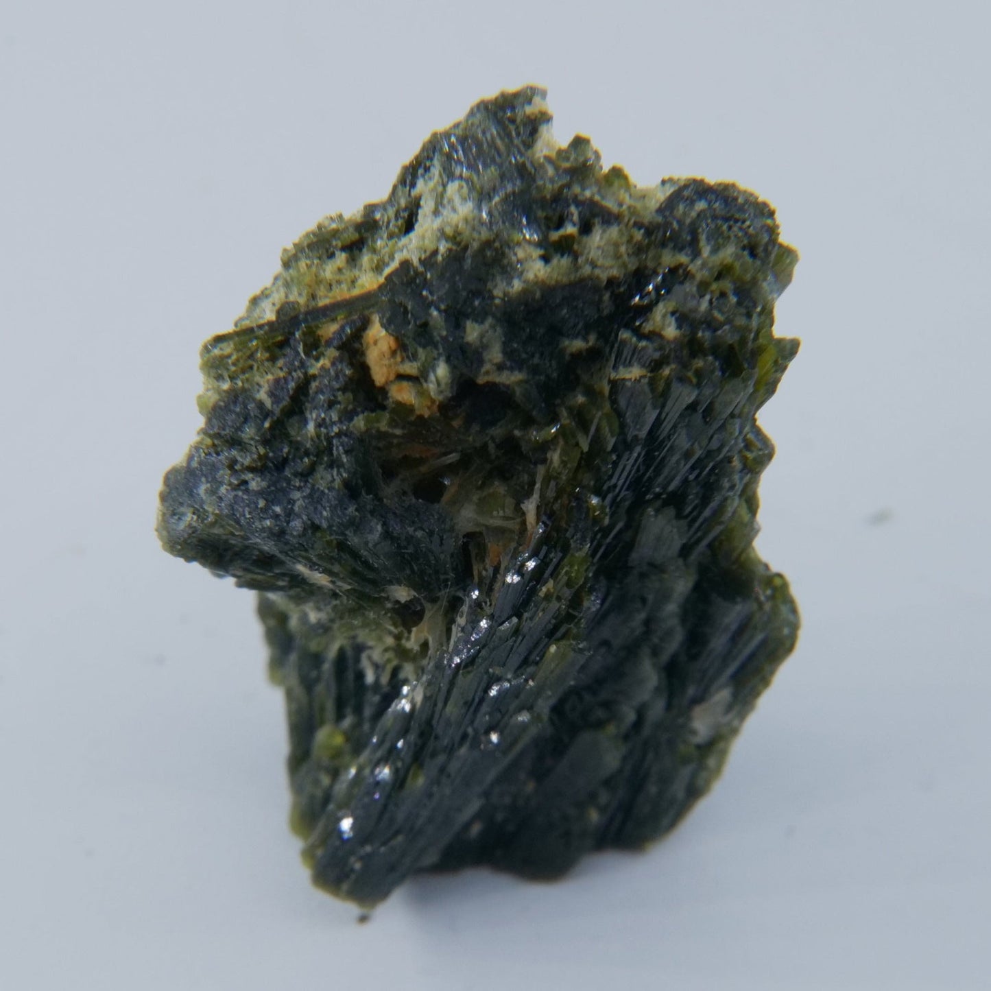 Epidote Specimen Pakistan Grade A 14g - Luna Panther