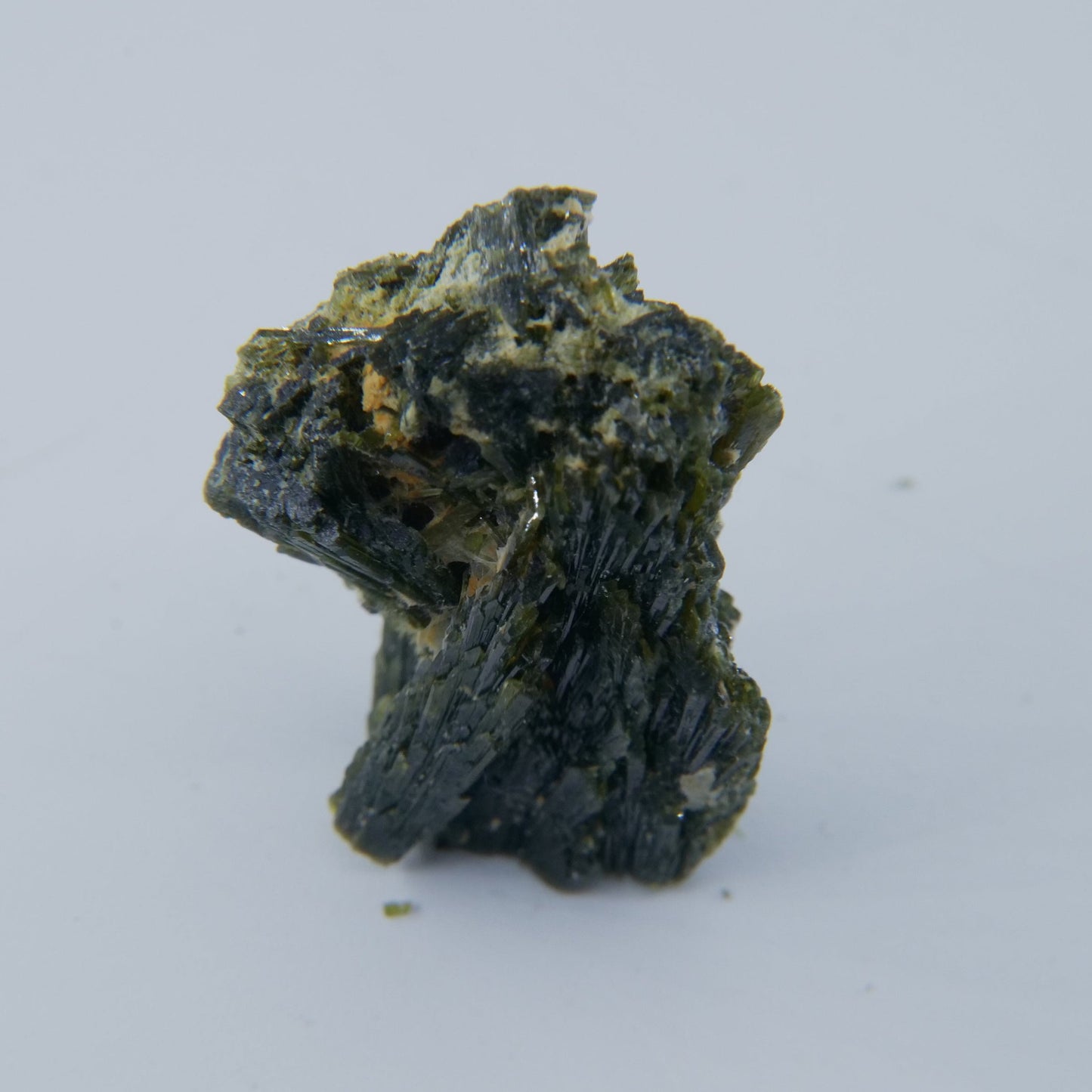 Epidote Specimen Pakistan Grade A 14g - Luna Panther