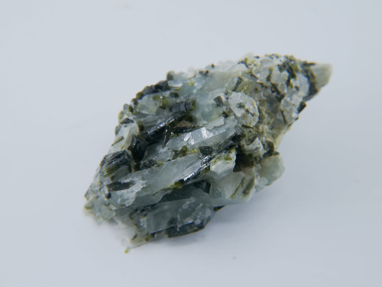 Epidote Specimen Pakistan Grade A 39g - Luna Panther