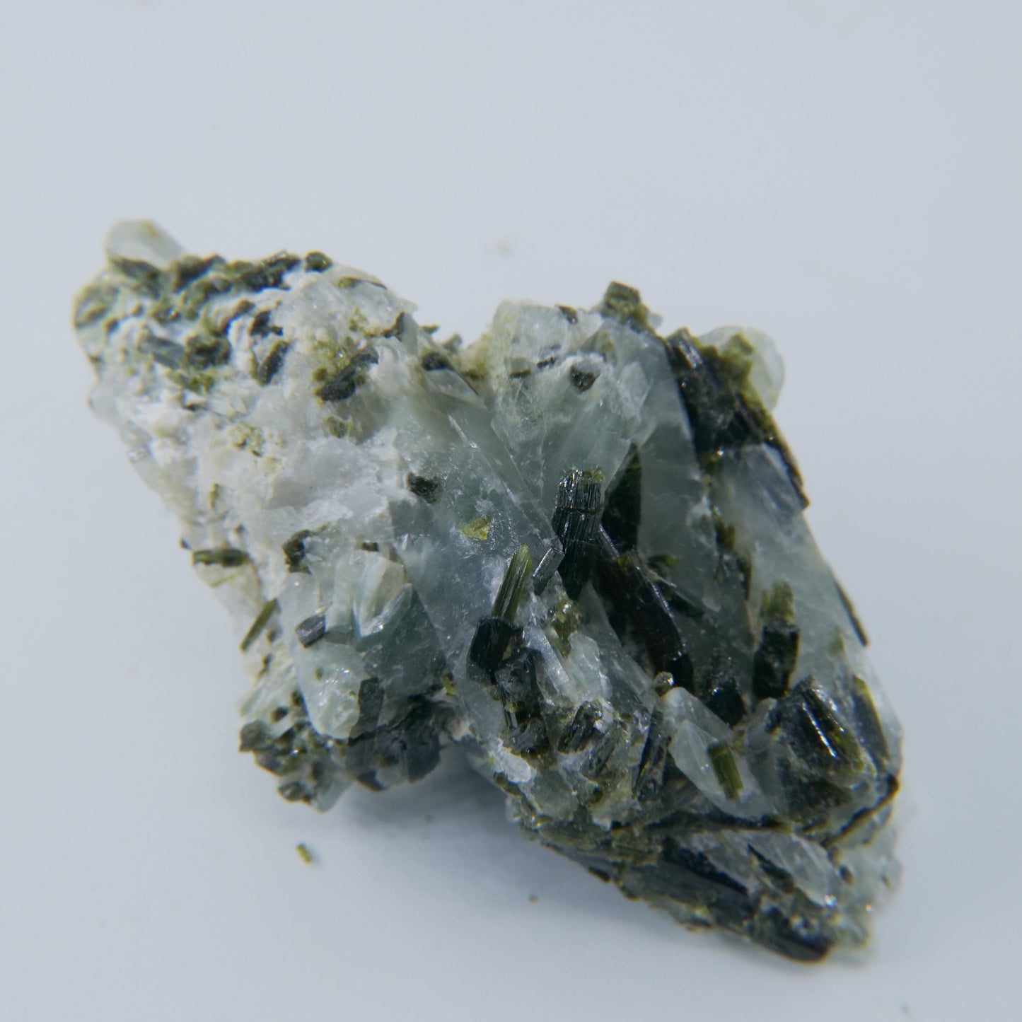 Epidote Specimen Pakistan Grade A 39g - Luna Panther