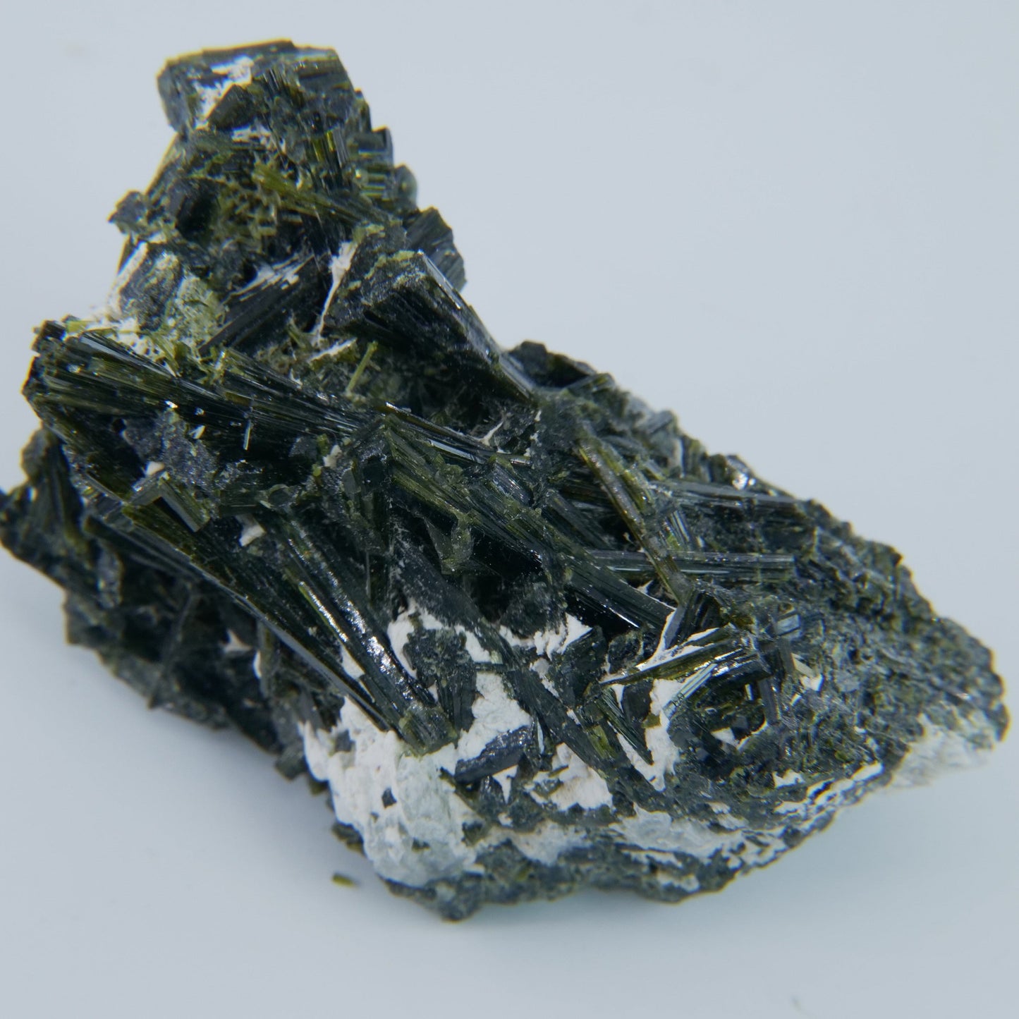 Epidote Specimen Pakistan Grade A 73g - Luna Panther