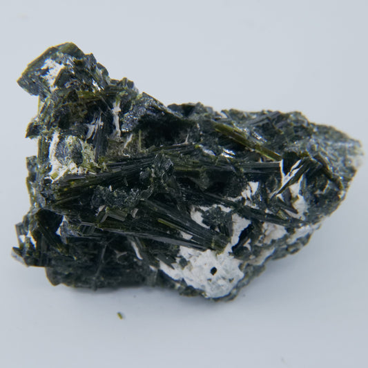 Epidote Specimen Pakistan Grade A 73g - Luna Panther
