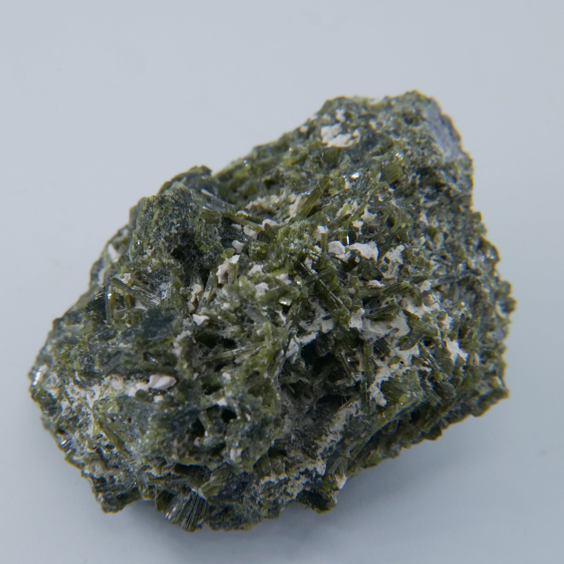 Epidote Specimen Pakistan Grade A 85g - Luna Panther